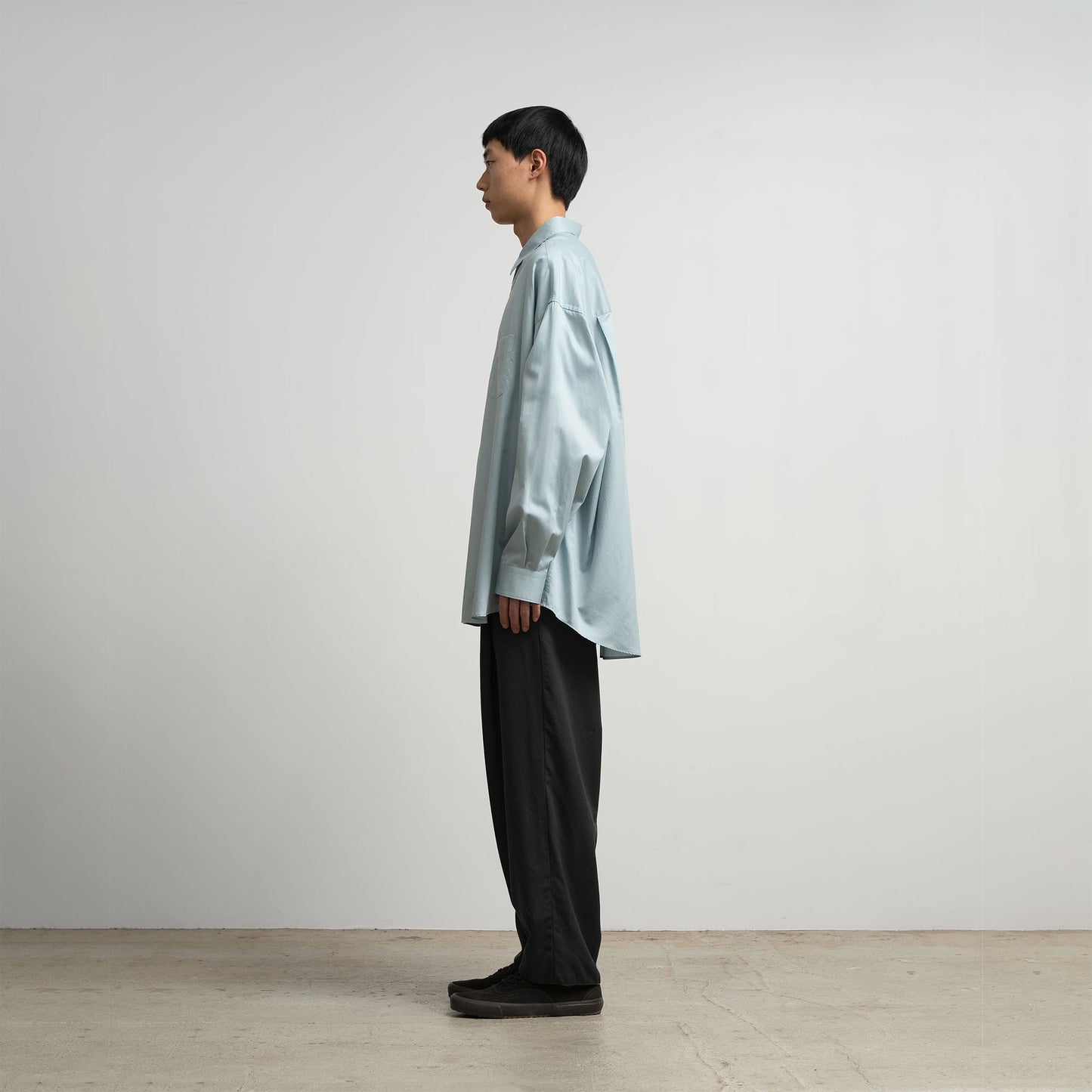 
                  
                    SILICON POPLIN OVERSIZED REGULAR COLLAR SHIRT
                  
                
