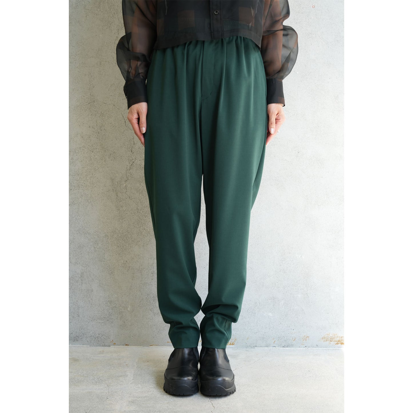 
                  
                    STRETCH TAPERED PANTS-GREEN-
                  
                