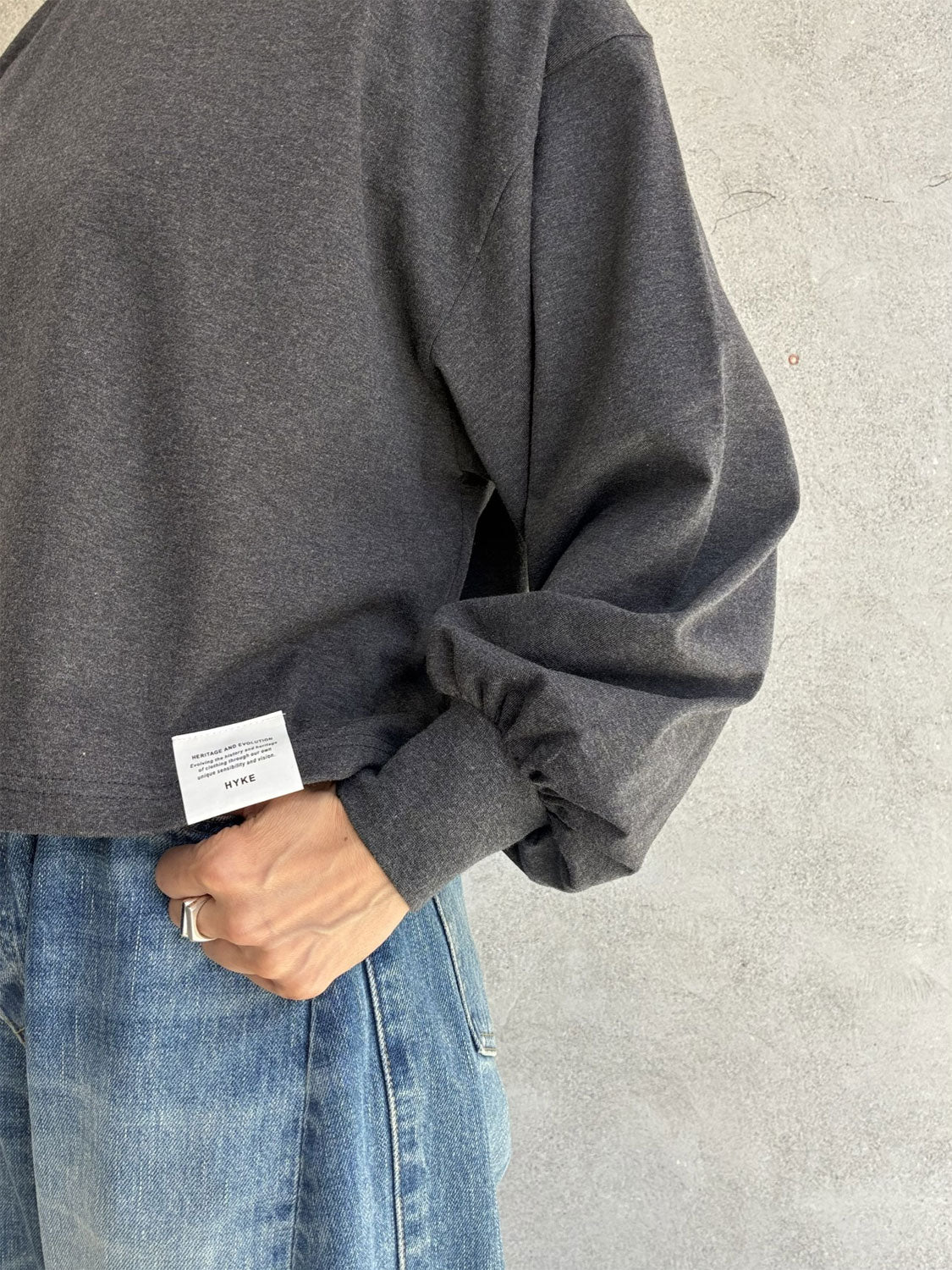 
                  
                    CROPPED LONG-SLV TEE/BIG FIT(6.5OZ)
                  
                