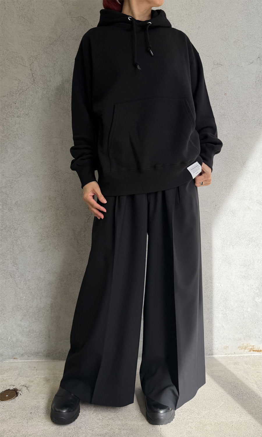 
                  
                    SWEAT HOODIE-BLACK-
                  
                