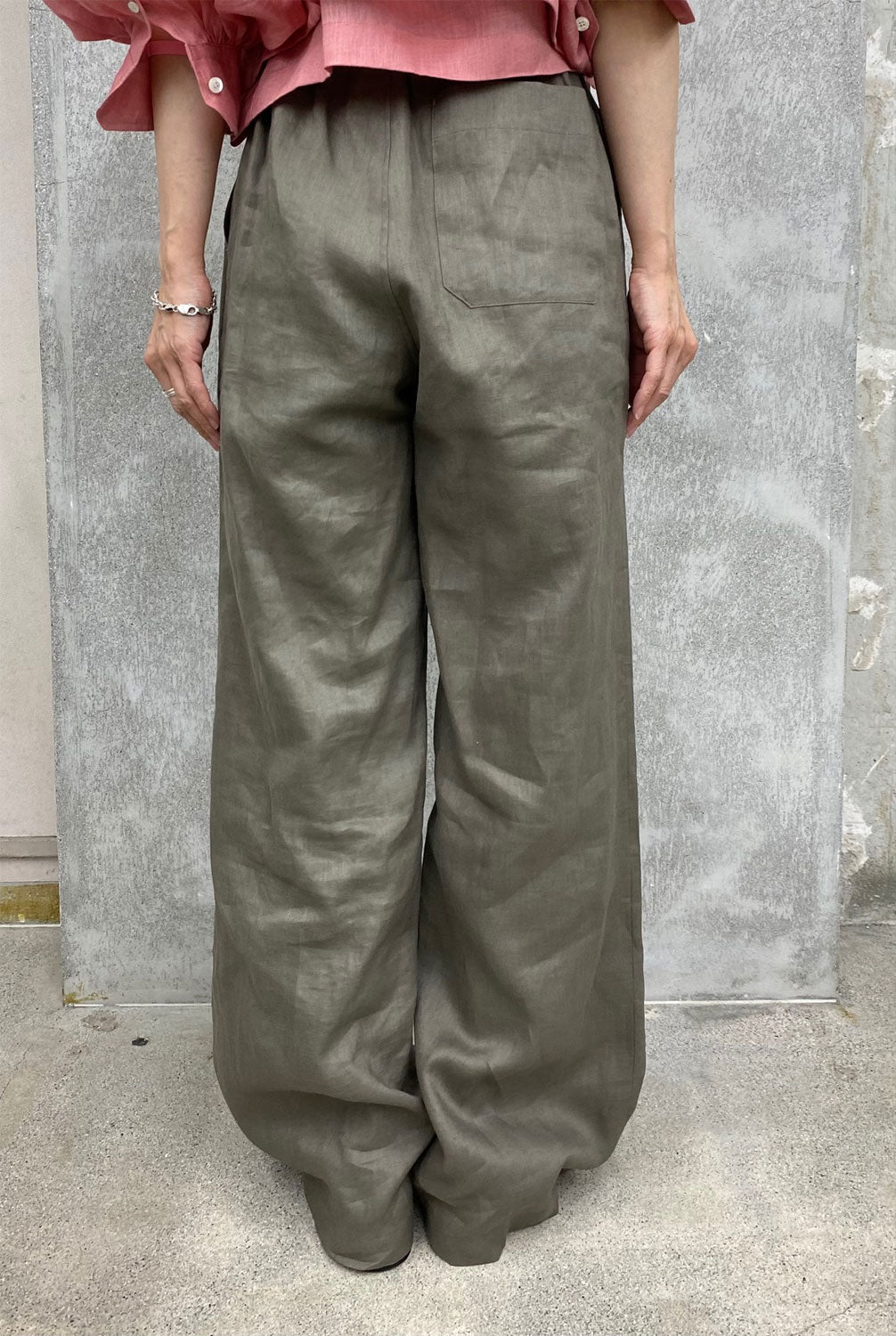 
                  
                    LINEN WIDE-LEG PANTS -BLACK-
                  
                