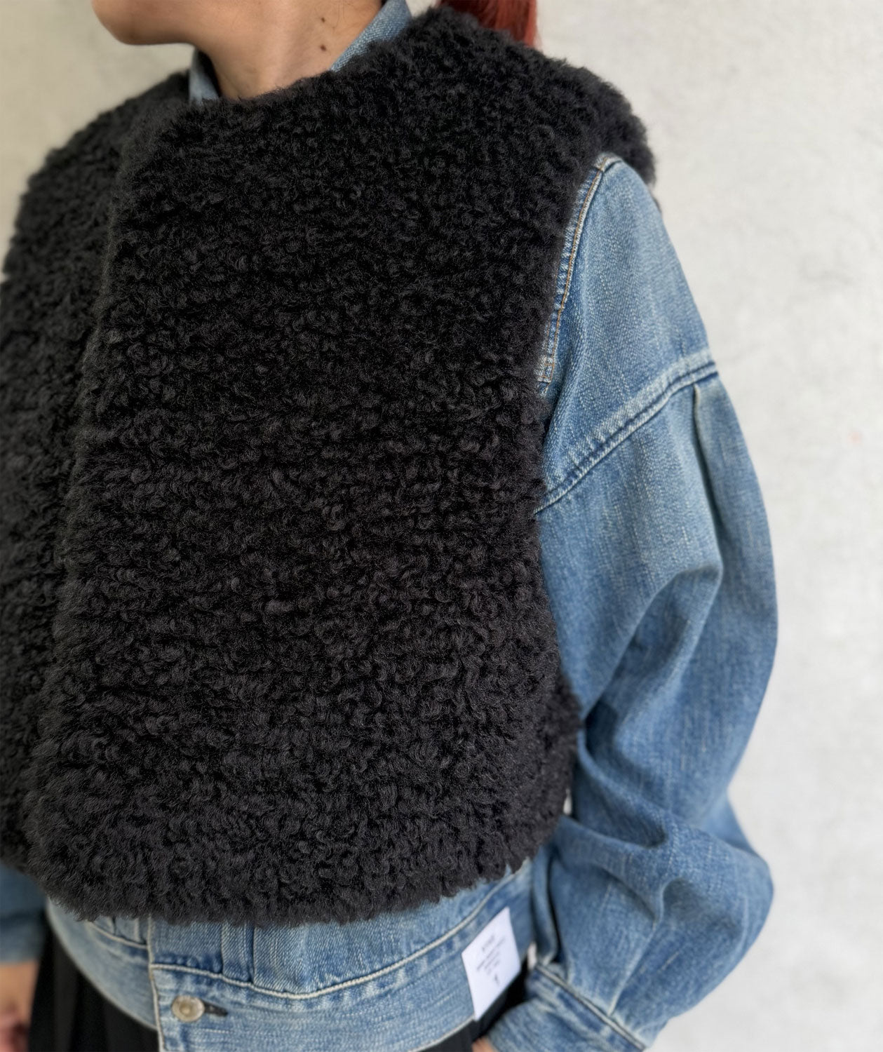 
                  
                    FAUX SHEARLING CROPPED VEST
                  
                