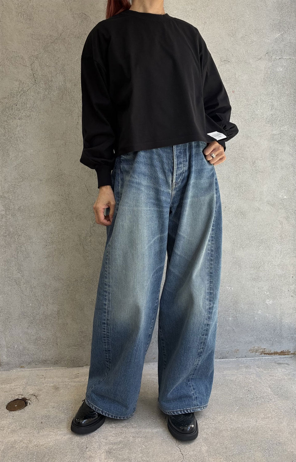 
                  
                    CROPPED LONG-SLV TEE/BIG FIT(6.5OZ)- BLACK-
                  
                