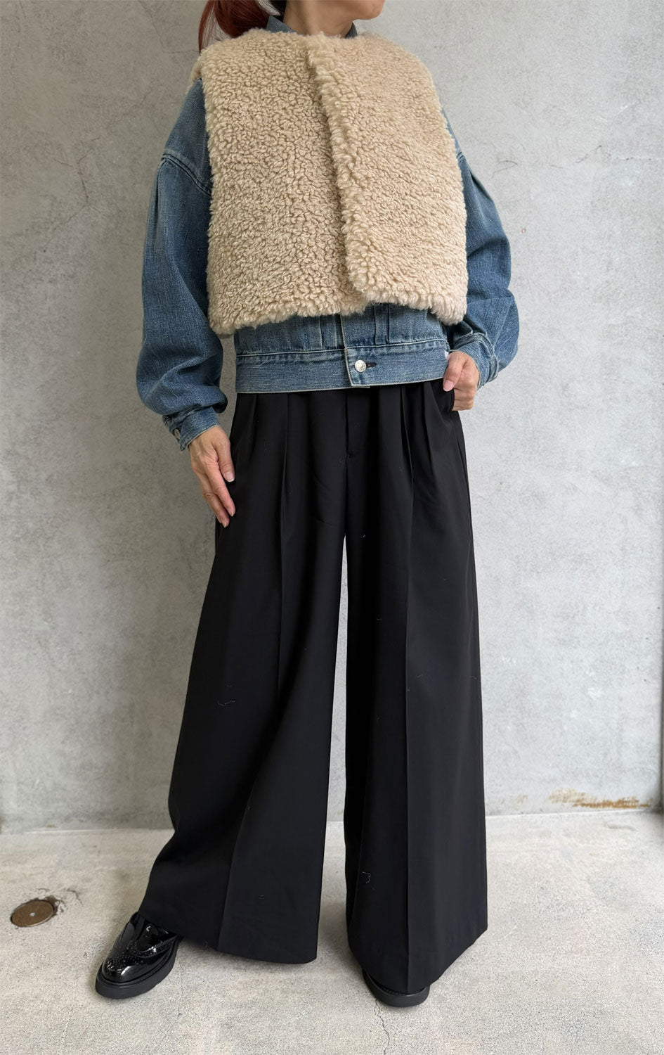 
                  
                    FAUX SHEARLING CROPPED VEST
                  
                