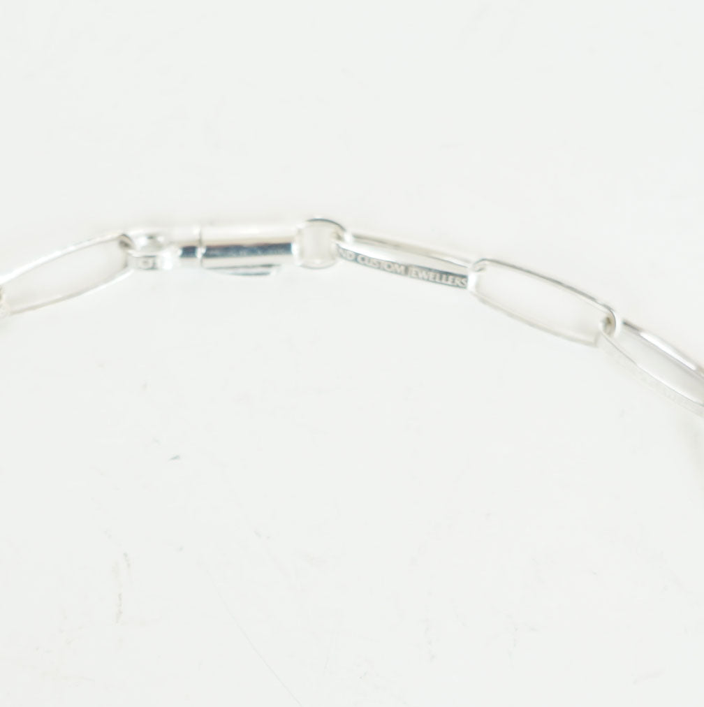 
                  
                    HALF ROUND CHAIN NECKLACE
                  
                