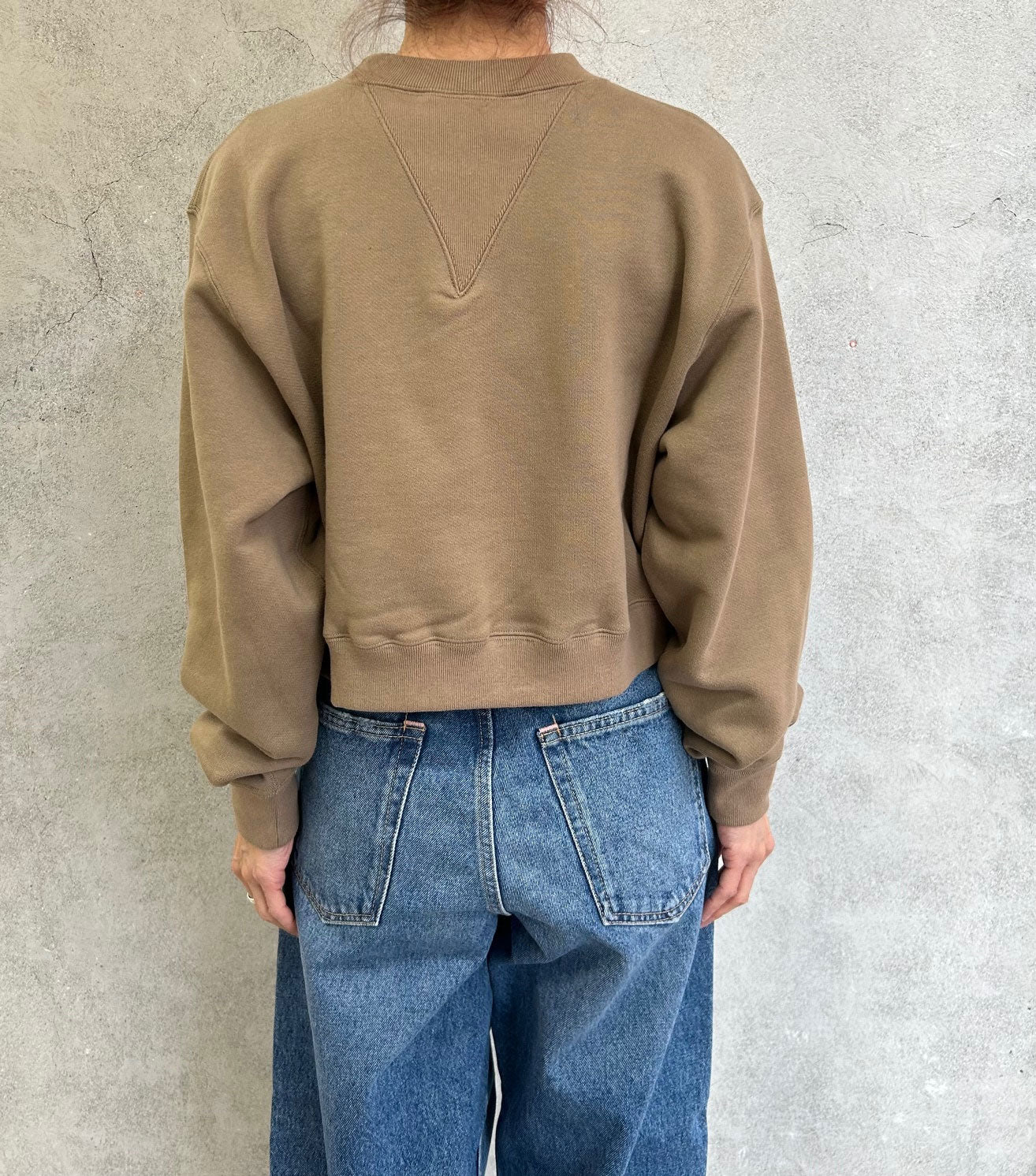 
                  
                    CROPPED SWEAT SHIRT -OATMEAL-
                  
                