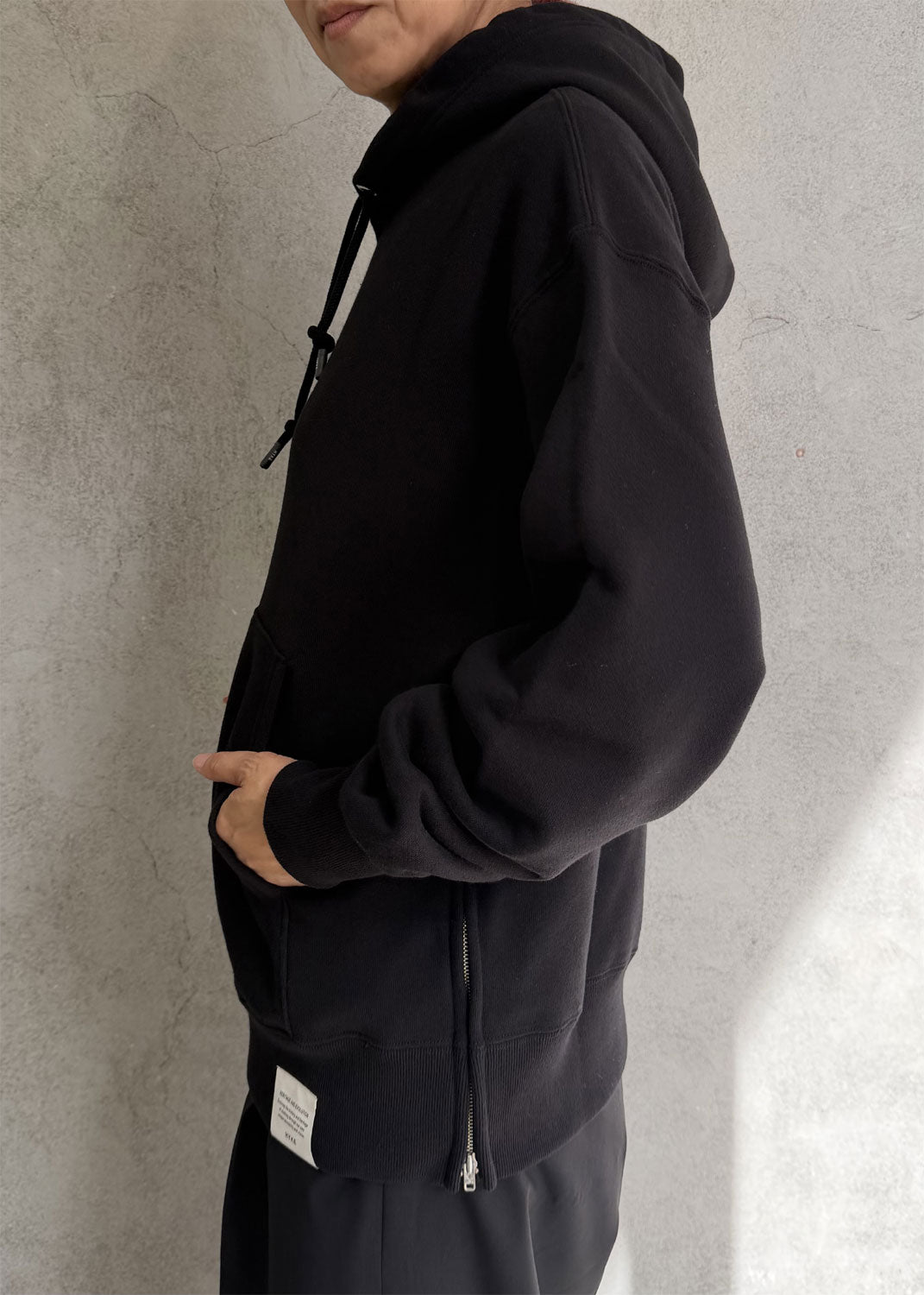 
                  
                    SWEAT HOODIE-BLACK-
                  
                