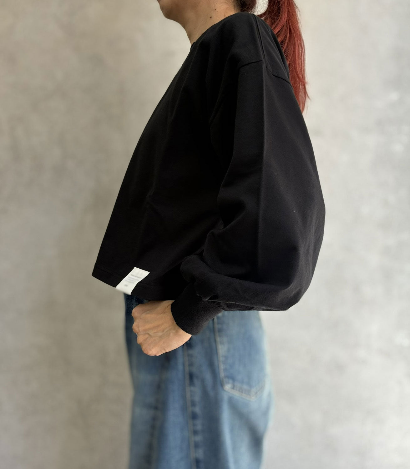 
                  
                    CROPPED LONG-SLV TEE/BIG FIT(6.5OZ)- BLACK-
                  
                