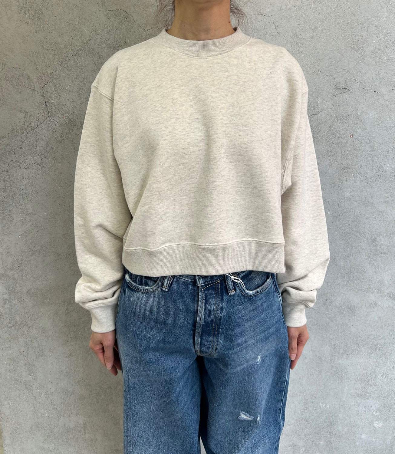 
                  
                    CROPPED SWEAT SHIRT -BEIGE-
                  
                
