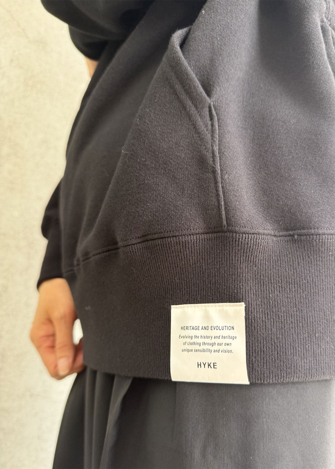 
                  
                    SWEAT HOODIE-BLACK-
                  
                