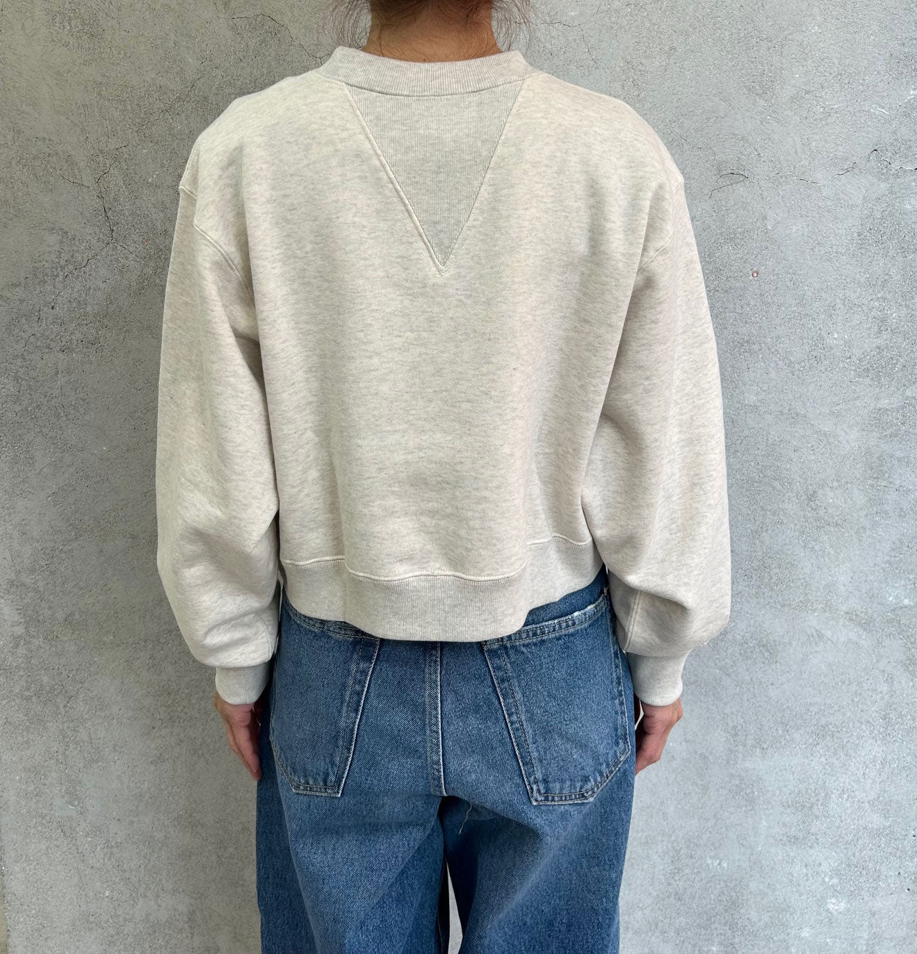 
                  
                    CROPPED SWEAT SHIRT -BEIGE-
                  
                