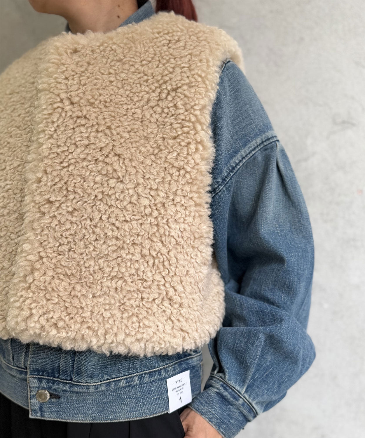 
                  
                    FAUX SHEARLING CROPPED VEST
                  
                