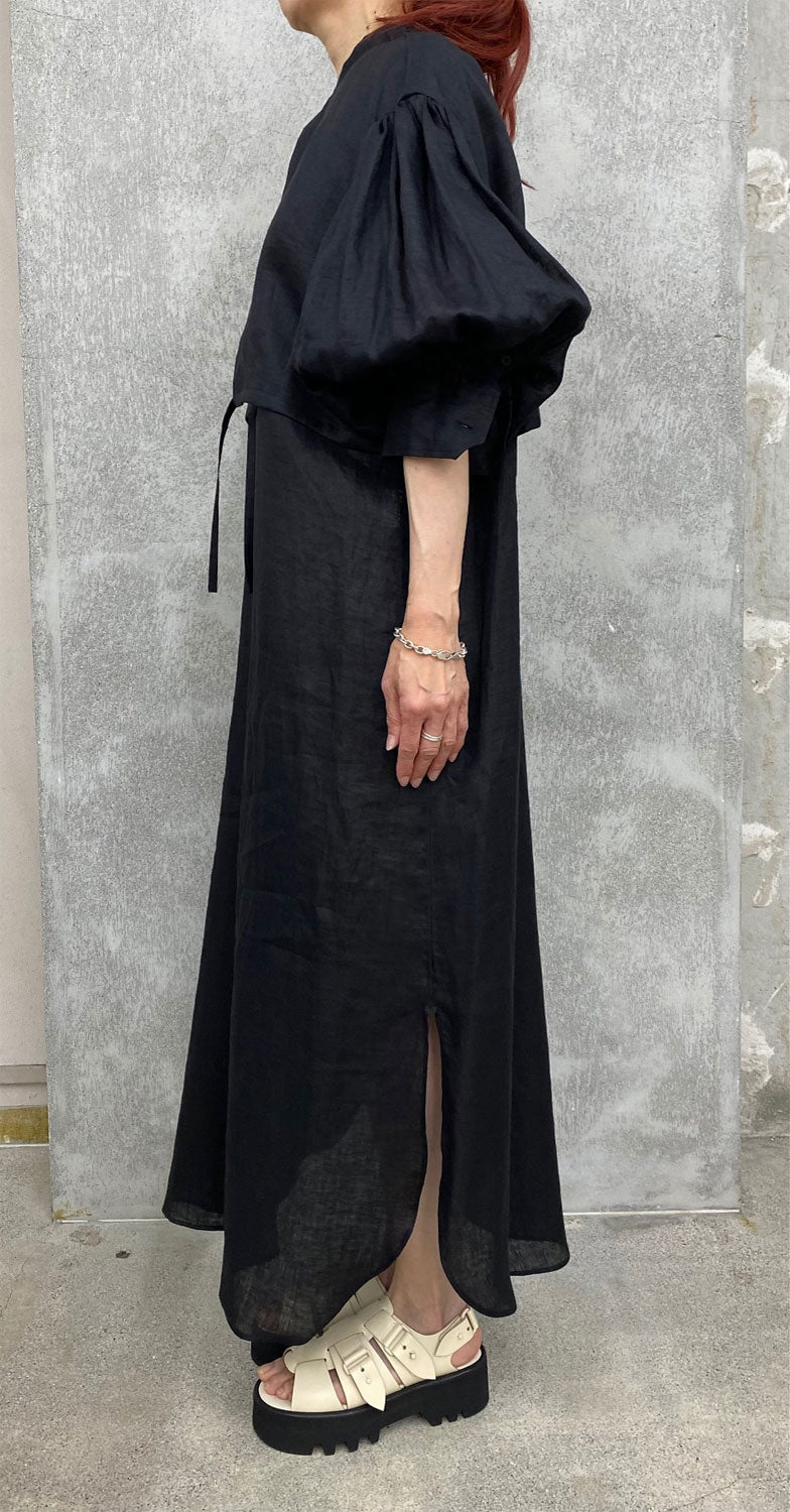 
                  
                    LINEN BLLOON SLEEVE DRESS -BLACK-
                  
                