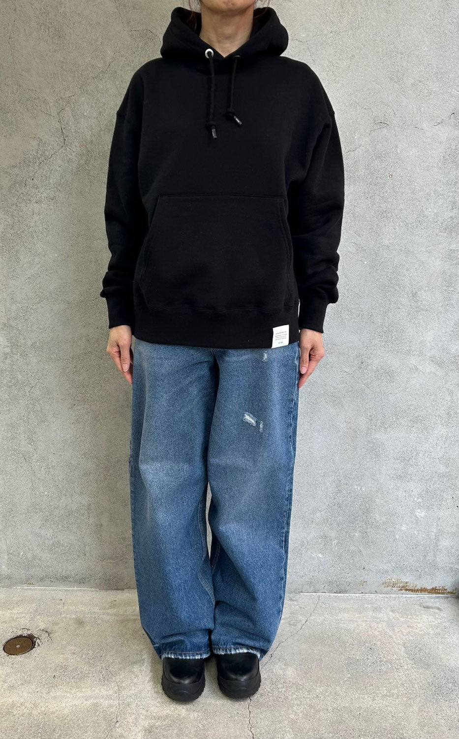 
                  
                    SWEAT HOODIE-BLACK-
                  
                