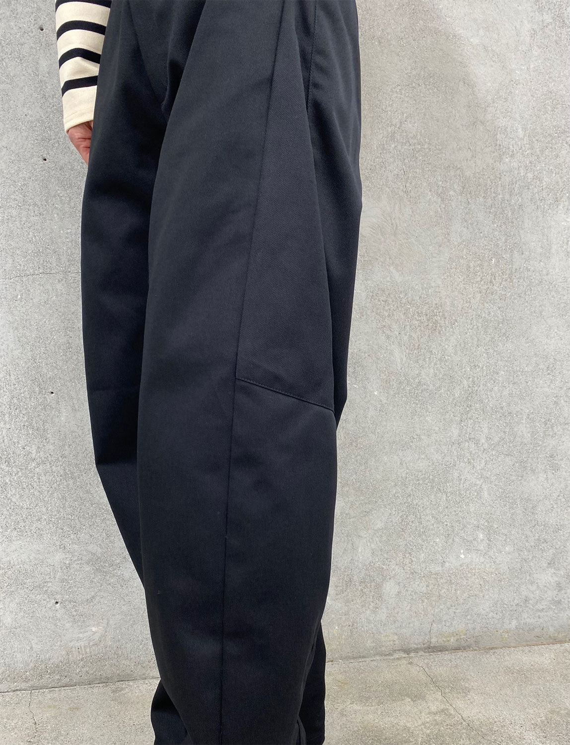 
                  
                    T/C BARREL-LEG WORK PANTS‐BLACK-
                  
                