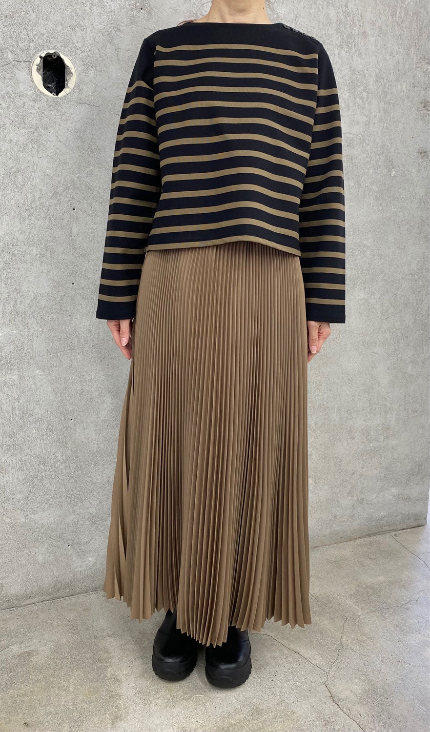 
                  
                    CROPPED BASQUE SHIRT-BLACK×BEIGE-
                  
                