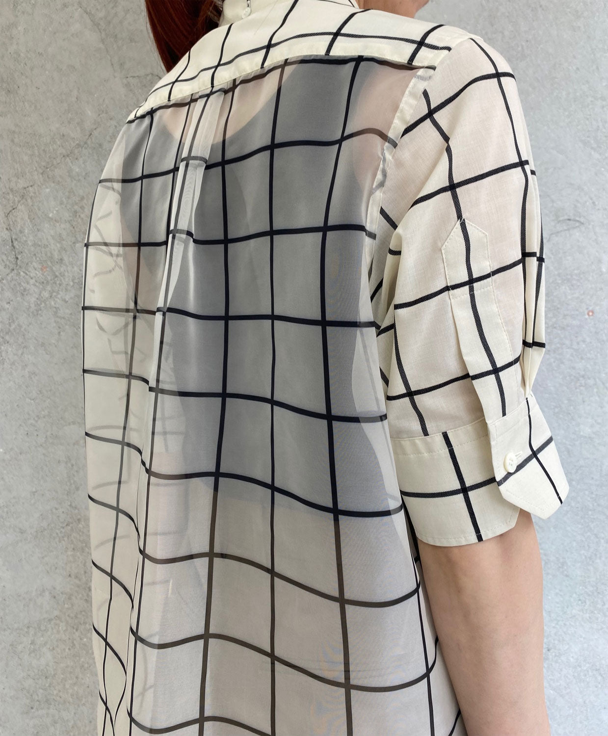 
                  
                    SHEER BACK WINDOWPANE SHORT-SLV BLOUSE-CREAM-
                  
                