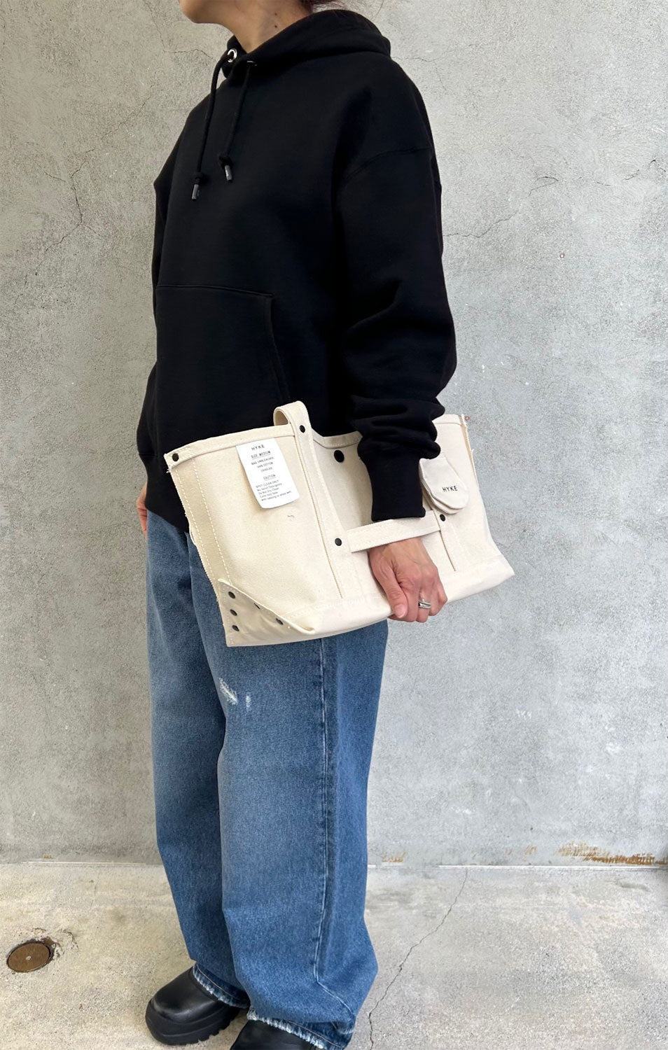 
                  
                    TOTE BAG(MEDIUM)-UNBLEACHED-
                  
                