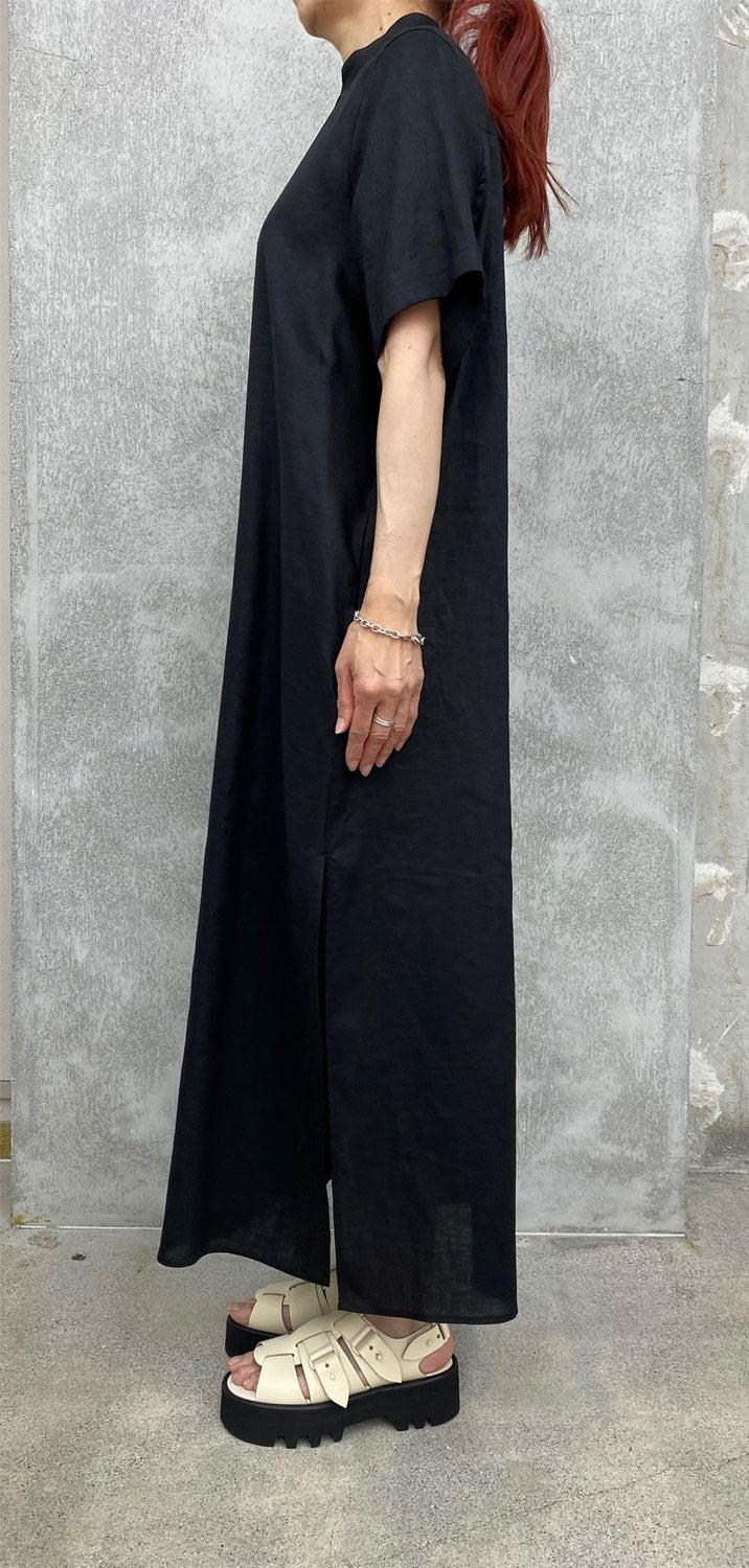 
                  
                    LINEN MAXI SHIRT DRESS -BLACK-
                  
                