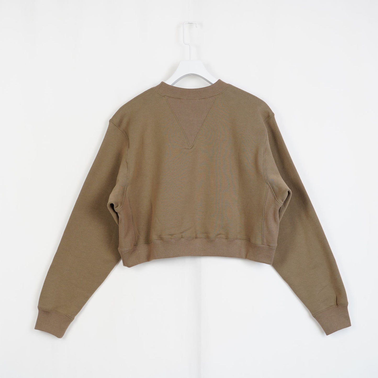 
                  
                    CROPPED SWEAT SHIRT -BEIGE-
                  
                
