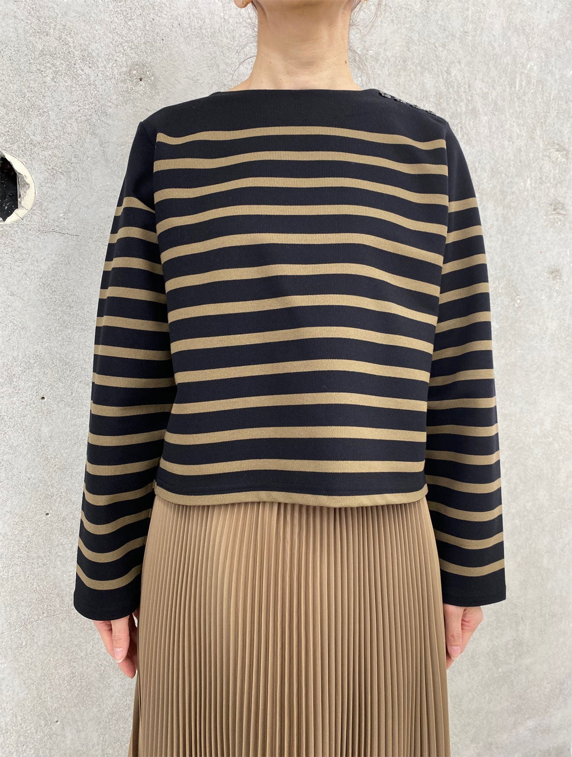 
                  
                    CROPPED BASQUE SHIRT-BLACK×BEIGE-
                  
                