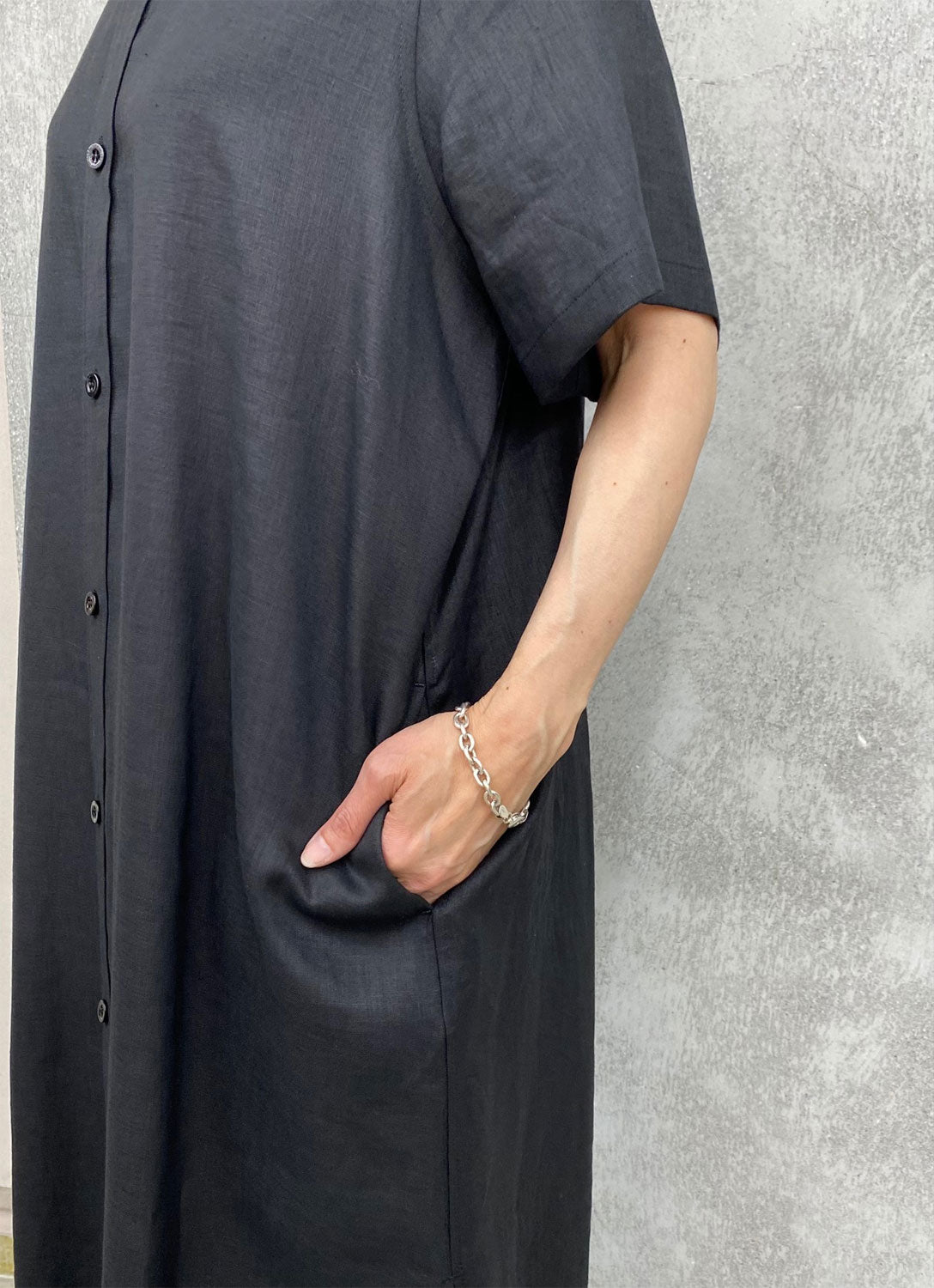 
                  
                    LINEN MAXI SHIRT DRESS -BLACK-
                  
                