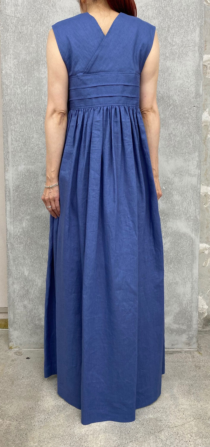 
                  
                    LINEN MAXI DRESS -BLUE-
                  
                