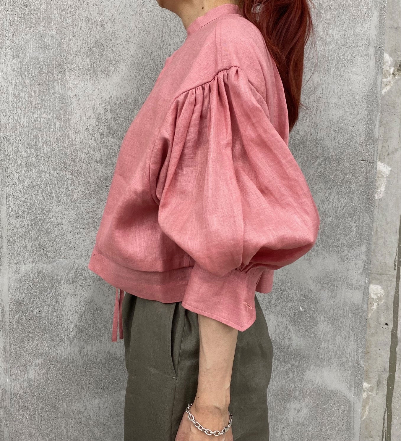 
                  
                    LINEN BALLOON SLEEVE BLOUSE -PINK-
                  
                