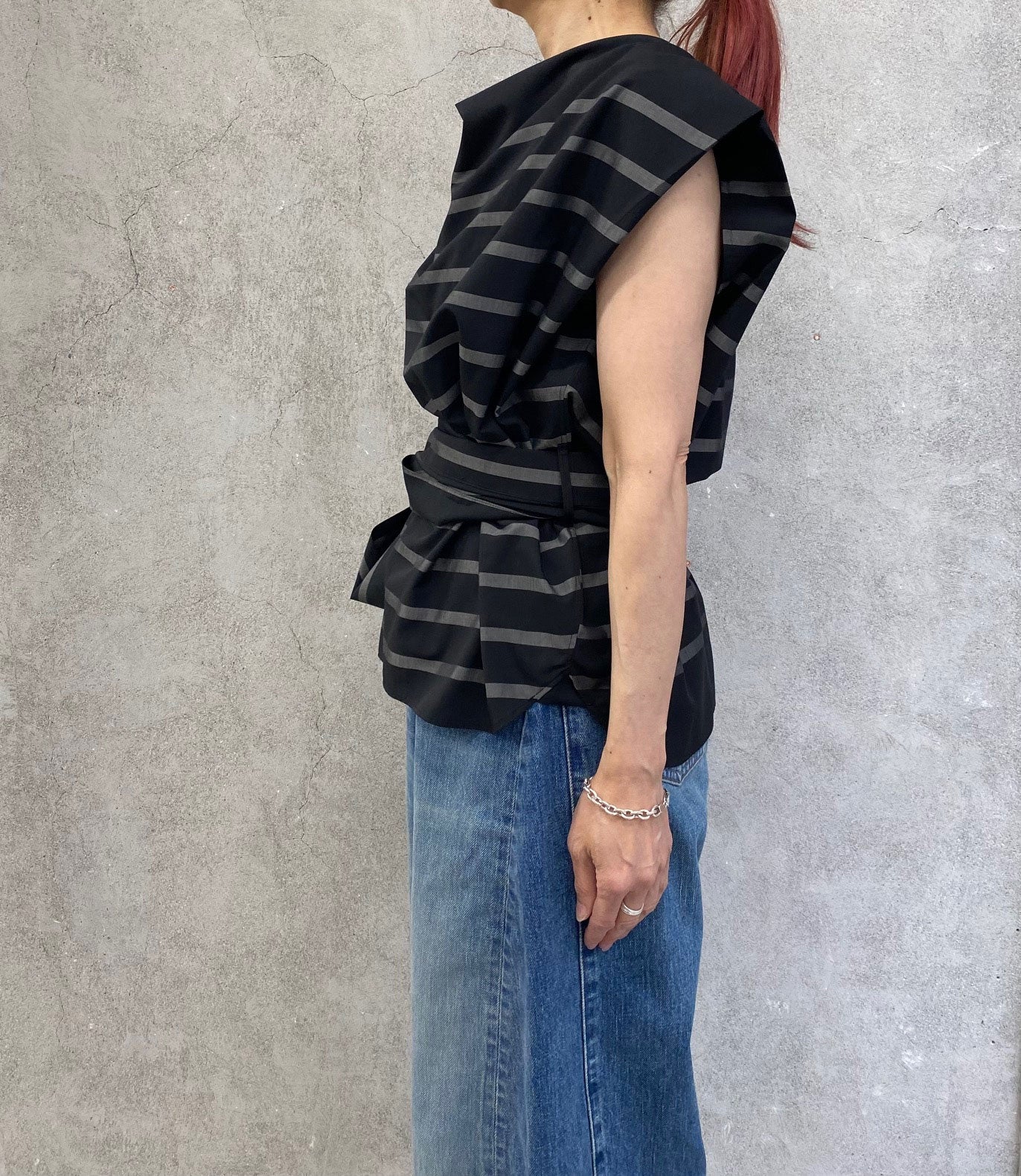 
                  
                    STRIPE COWL NECK SLEEVELESS BLOUSE-BLACK-
                  
                