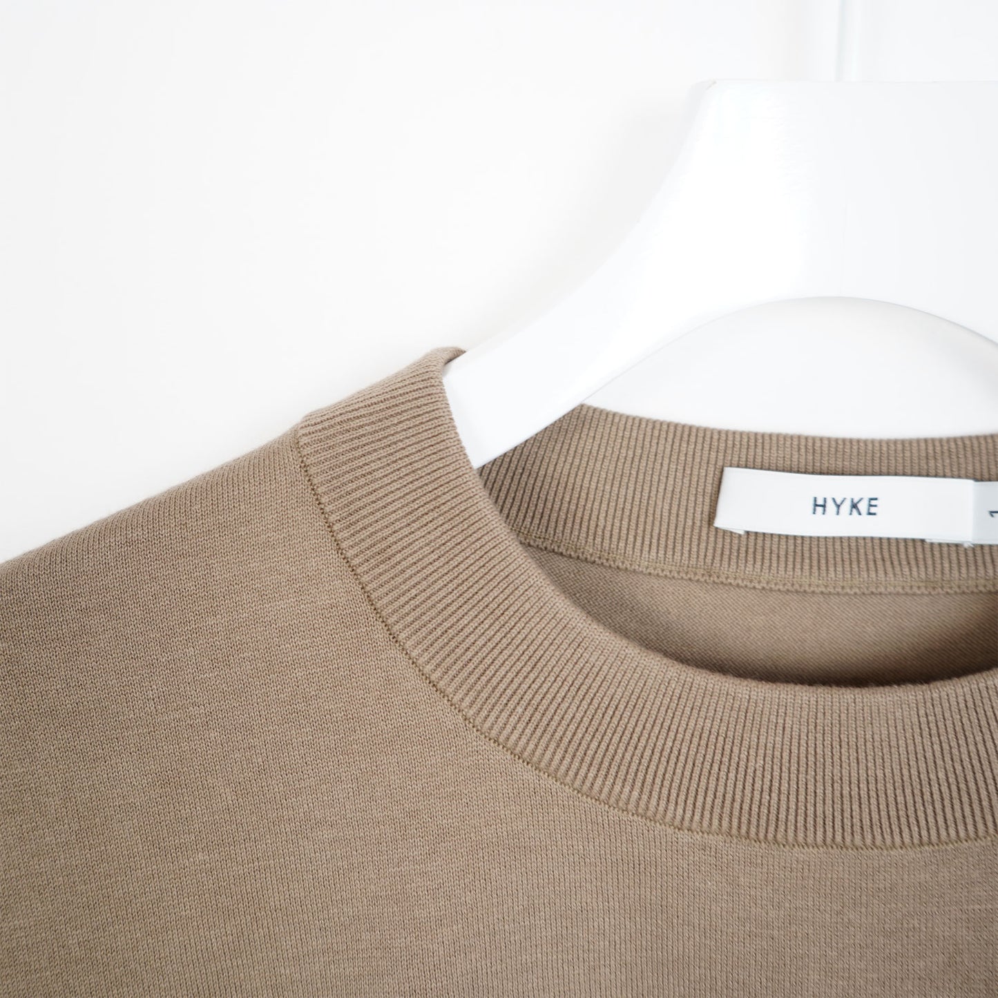 
                  
                    SHEER SLEEVES CREW NECK CROPPED KNIT-BLACK-
                  
                