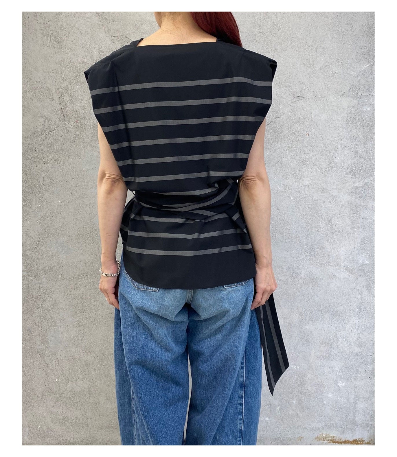 
                  
                    STRIPE COWL NECK SLEEVELESS BLOUSE-BLACK-
                  
                