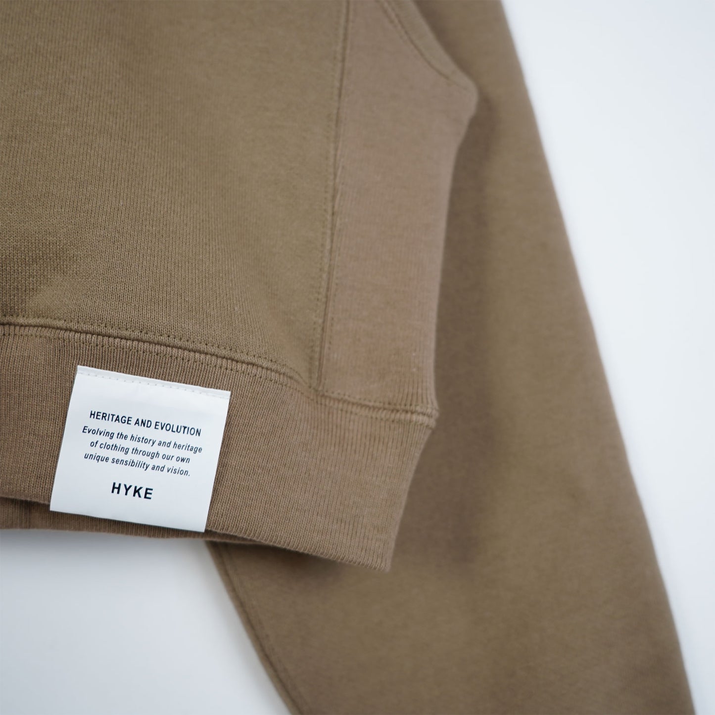 
                  
                    CROPPED SWEAT SHIRT -BEIGE-
                  
                