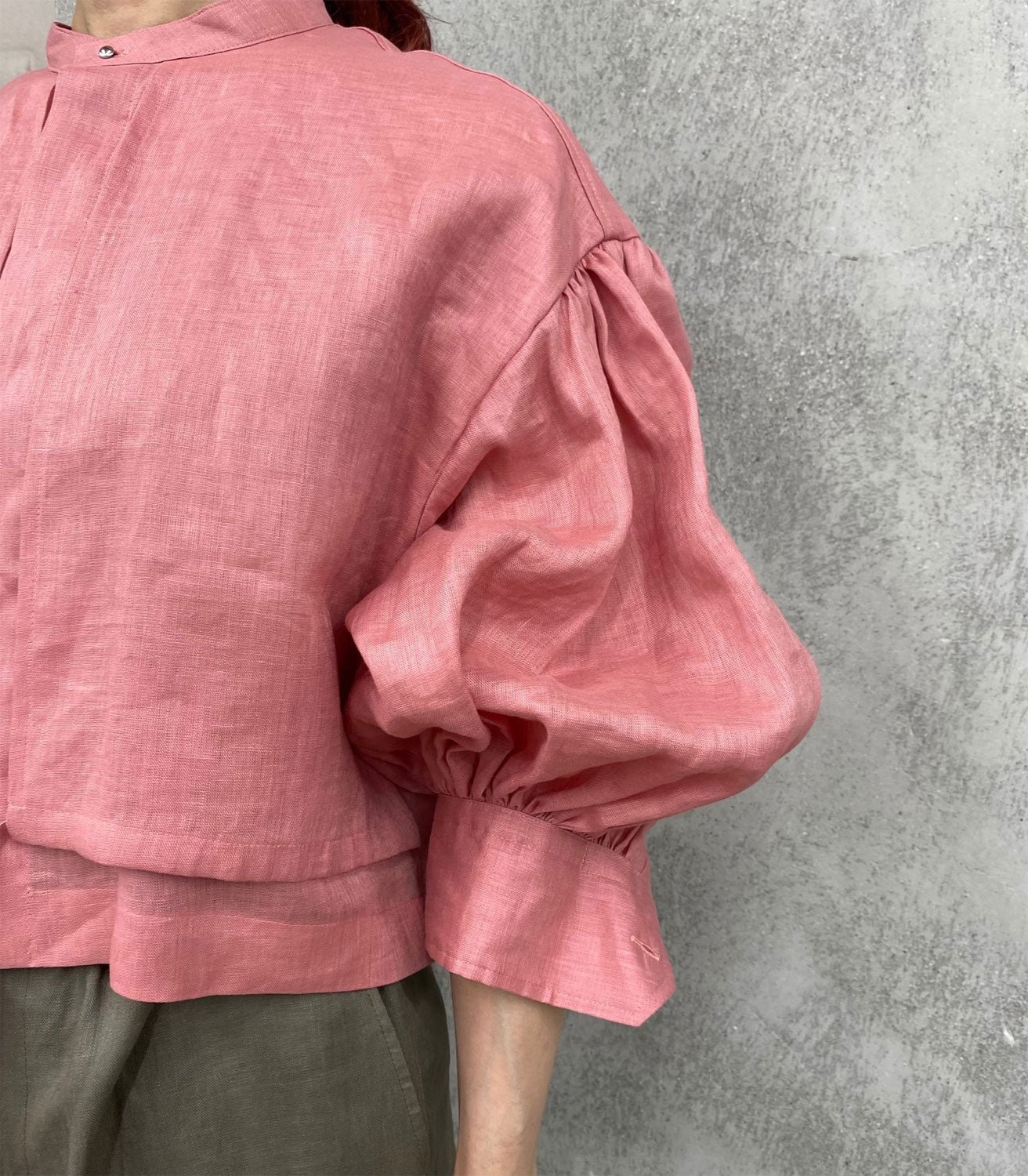 
                  
                    LINEN BALLOON SLEEVE BLOUSE -PINK-
                  
                