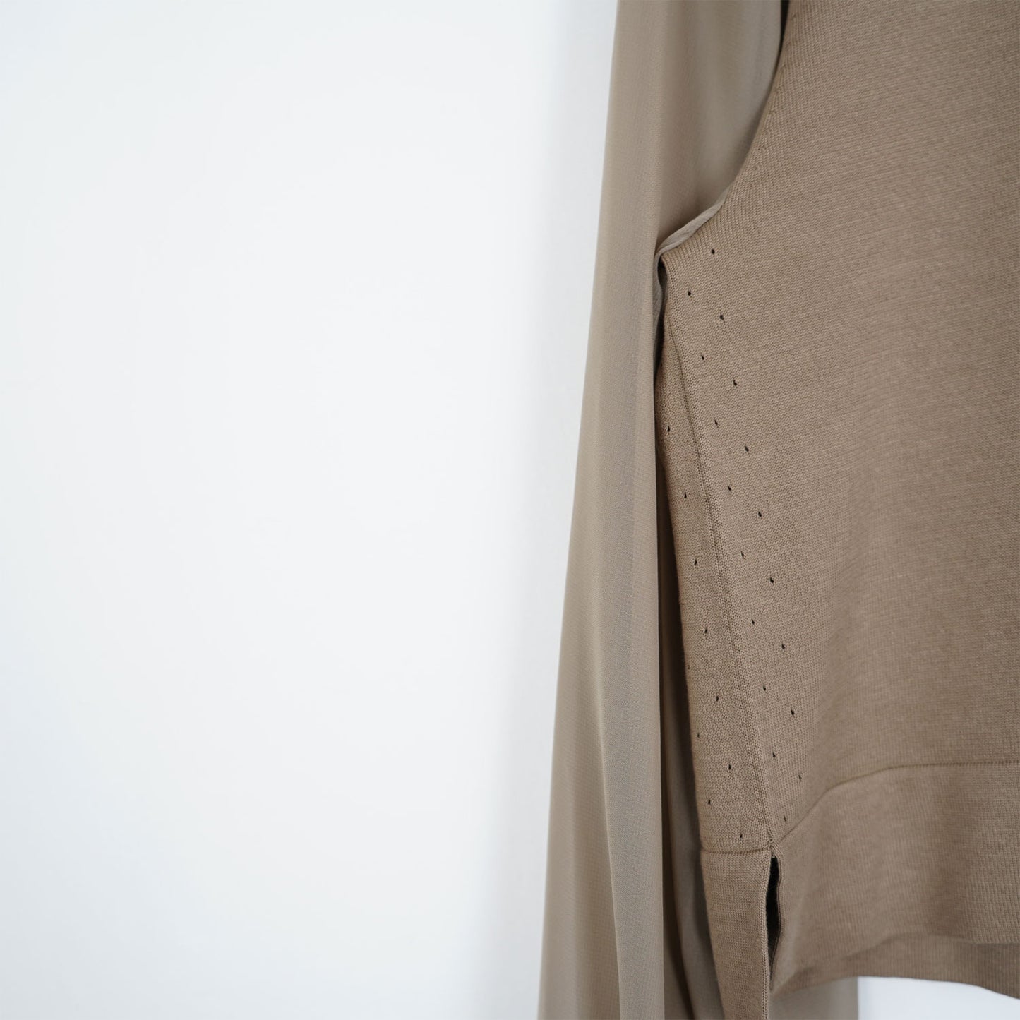 
                  
                    SHEER SLEEVES CREW NECK CROPPED KNIT-BLACK-
                  
                