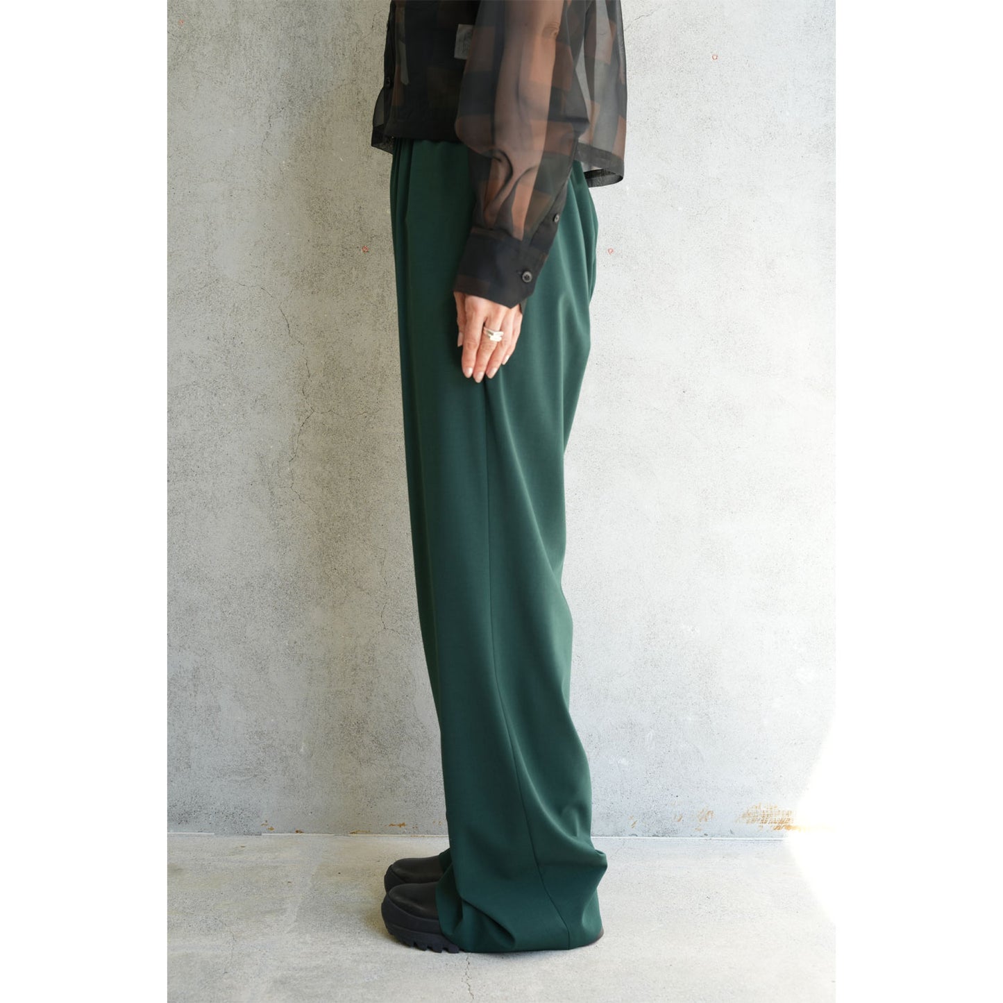 
                  
                    STRETCH WIDE-LEG PANTS-GREEN-
                  
                