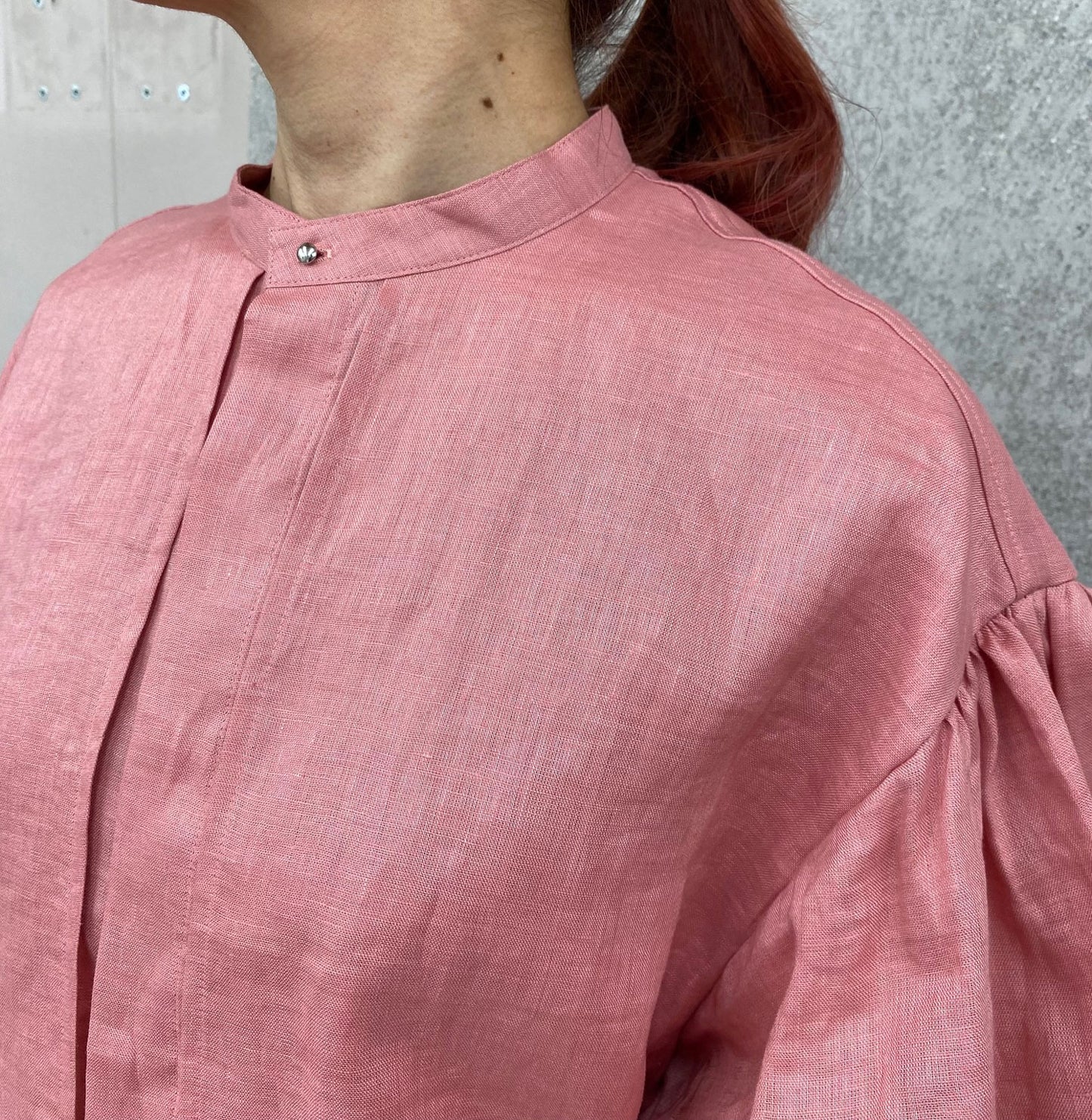 
                  
                    LINEN BLLOON SLEEVE BLOUSE -WHITE-
                  
                