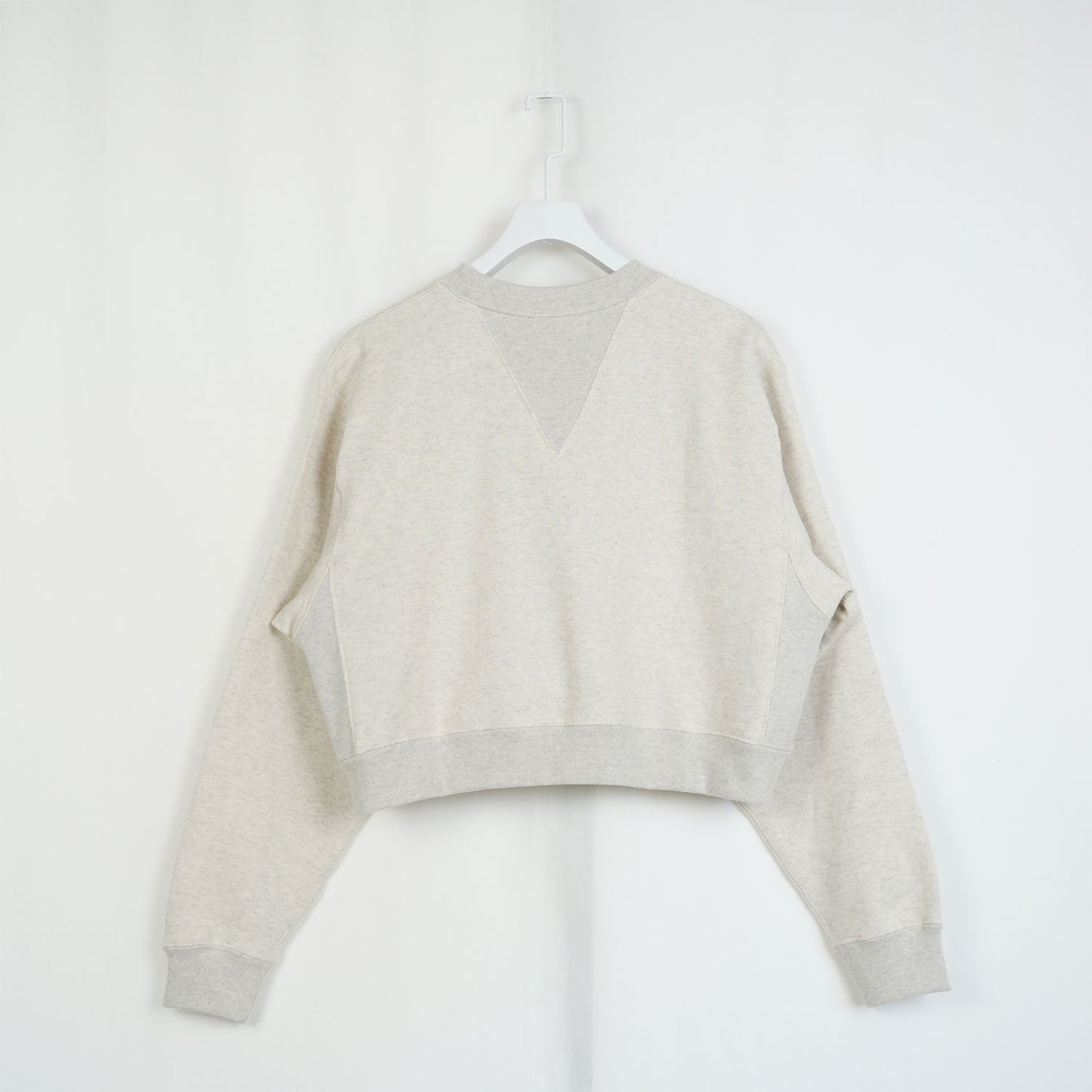 
                  
                    CROPPED SWEAT SHIRT -BEIGE-
                  
                