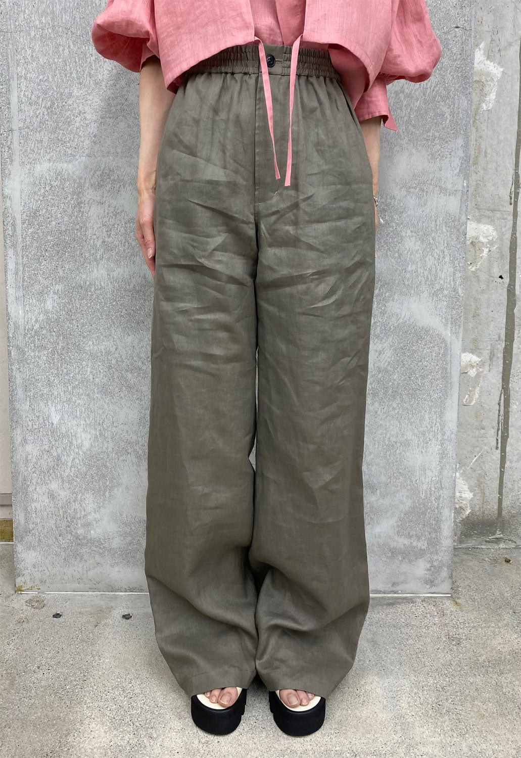 
                  
                    LINEN WIDE-LEG PANTS -BLACK-
                  
                