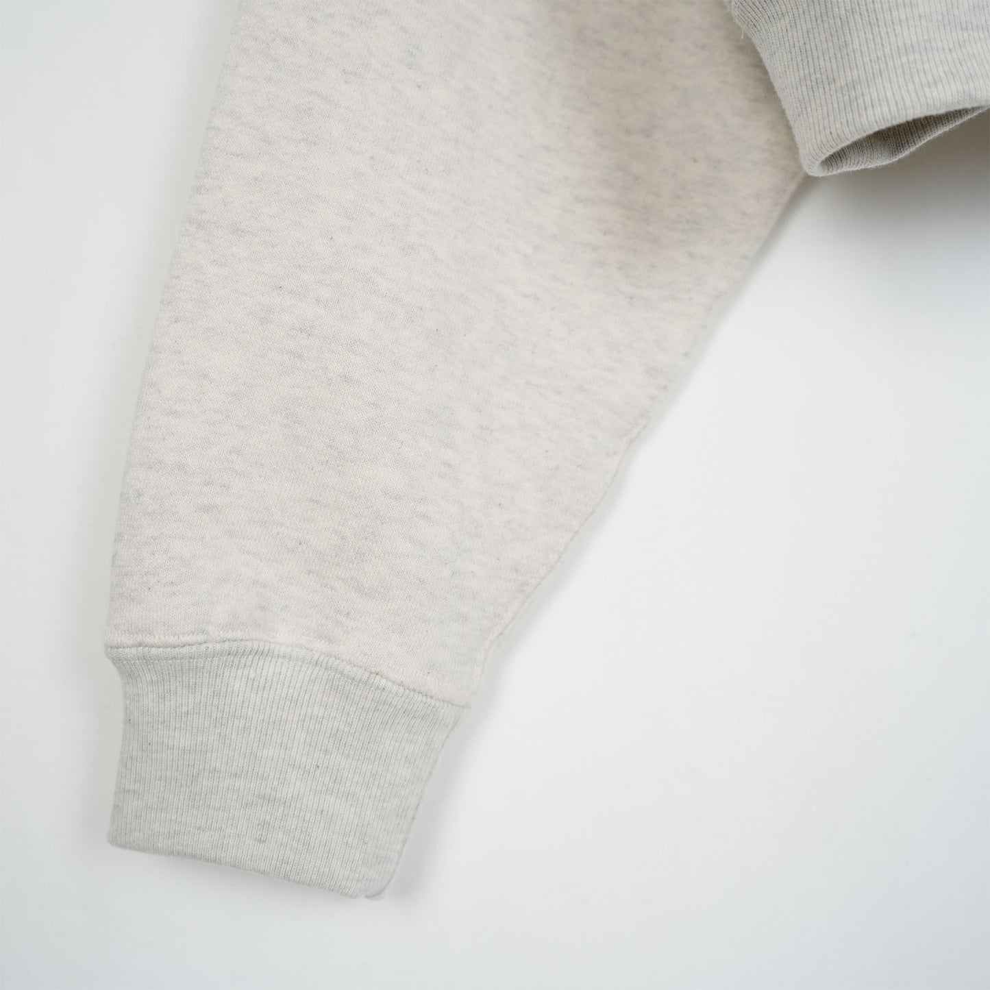 
                  
                    CROPPED SWEAT SHIRT -BEIGE-
                  
                