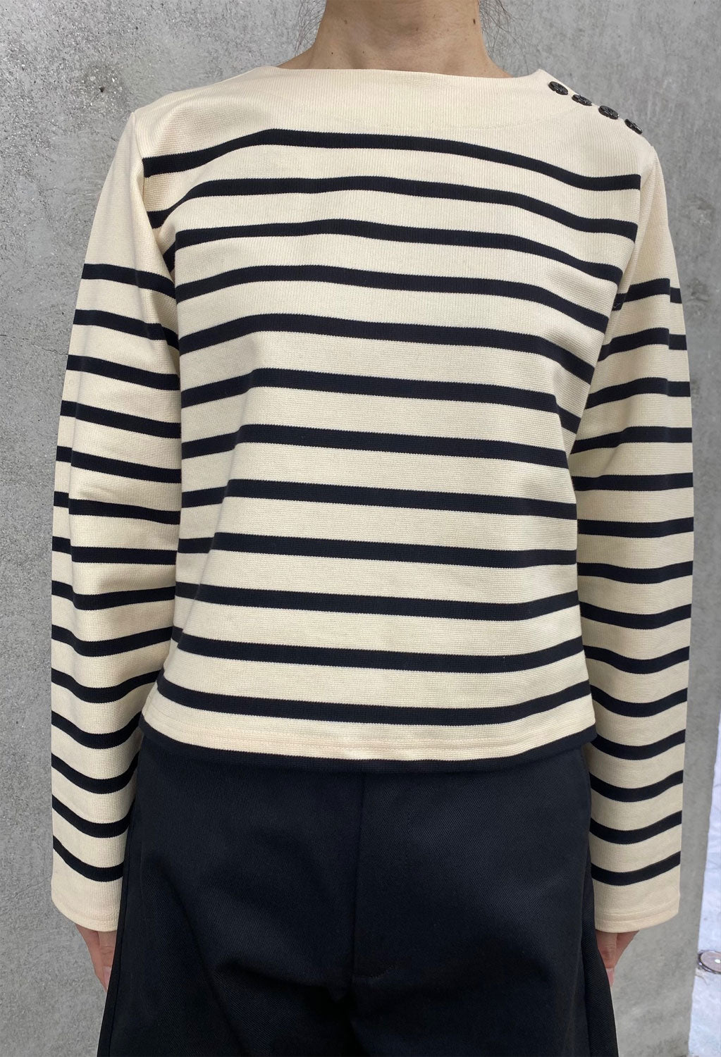 
                  
                    CROPPED BASQUE SHIRT-BLACK×BEIGE-
                  
                