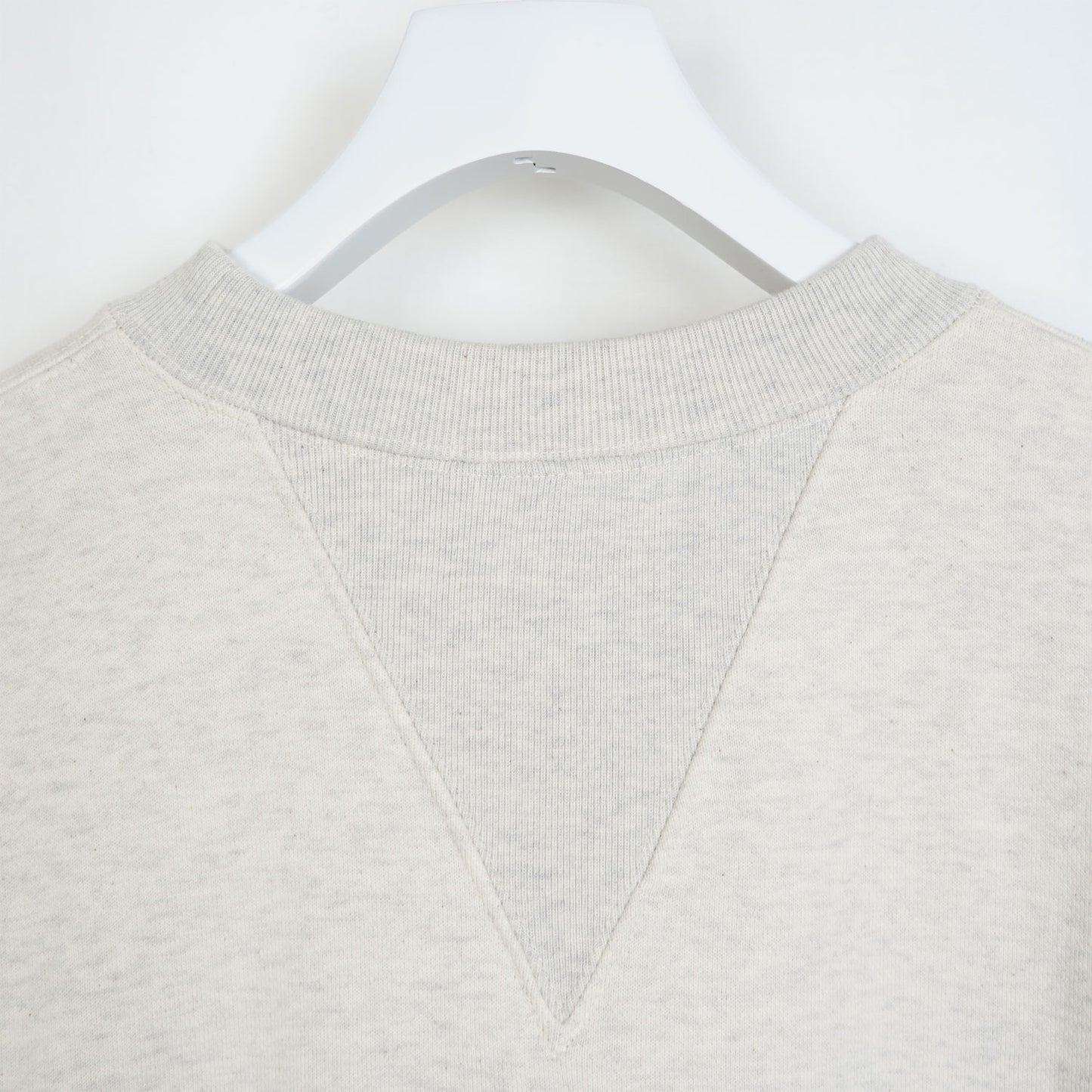 
                  
                    CROPPED SWEAT SHIRT -BEIGE-
                  
                