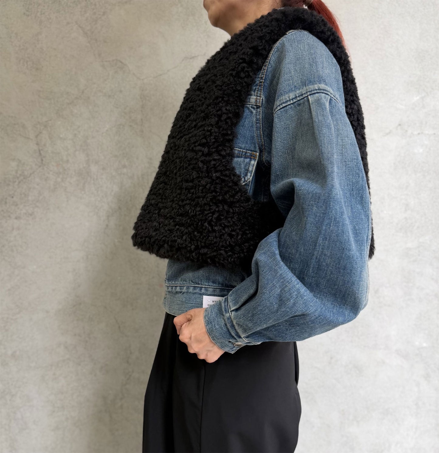 
                  
                    FAUX SHEARLING CROPPED VEST
                  
                