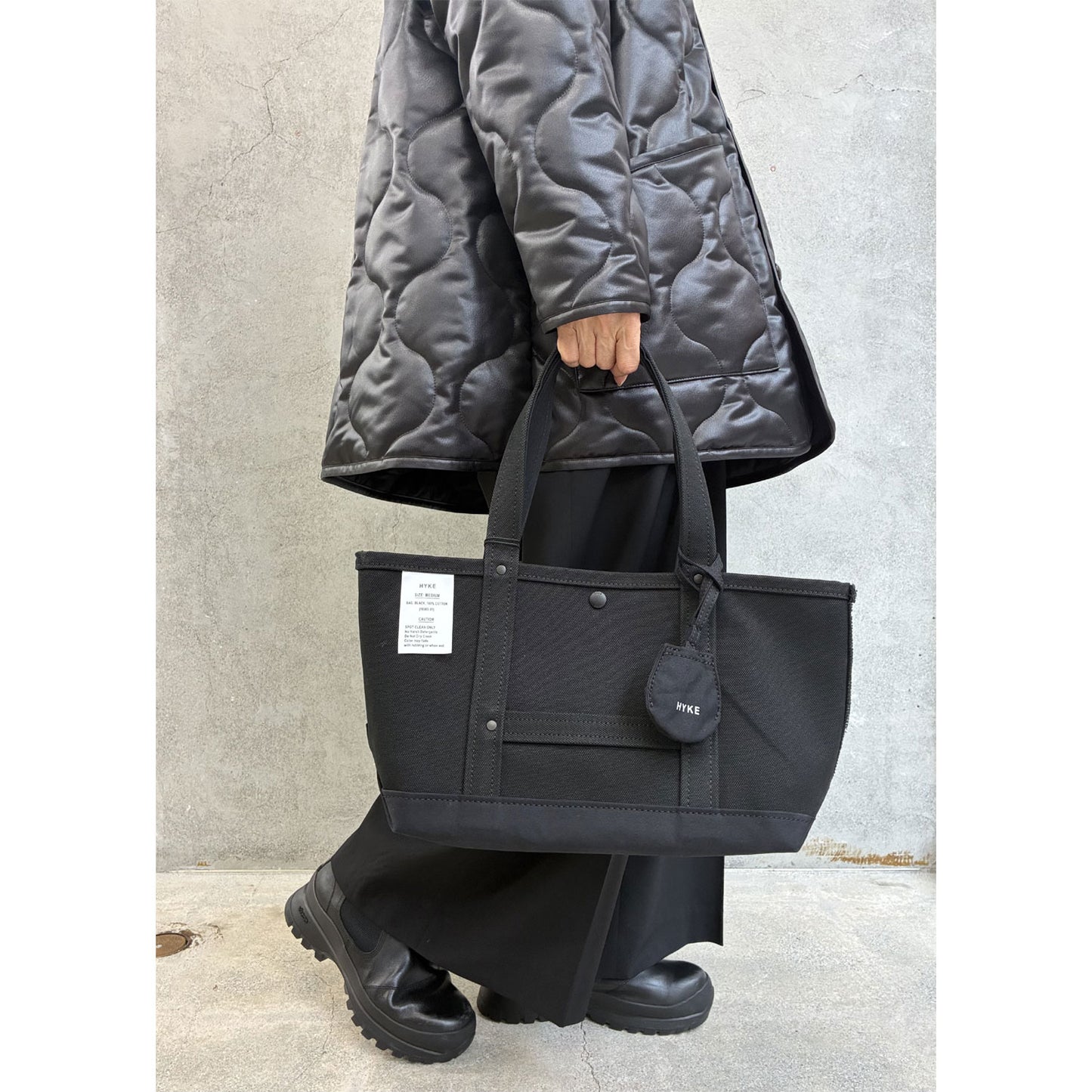 
                  
                    TOTE BAG(MEDIUM)
                  
                