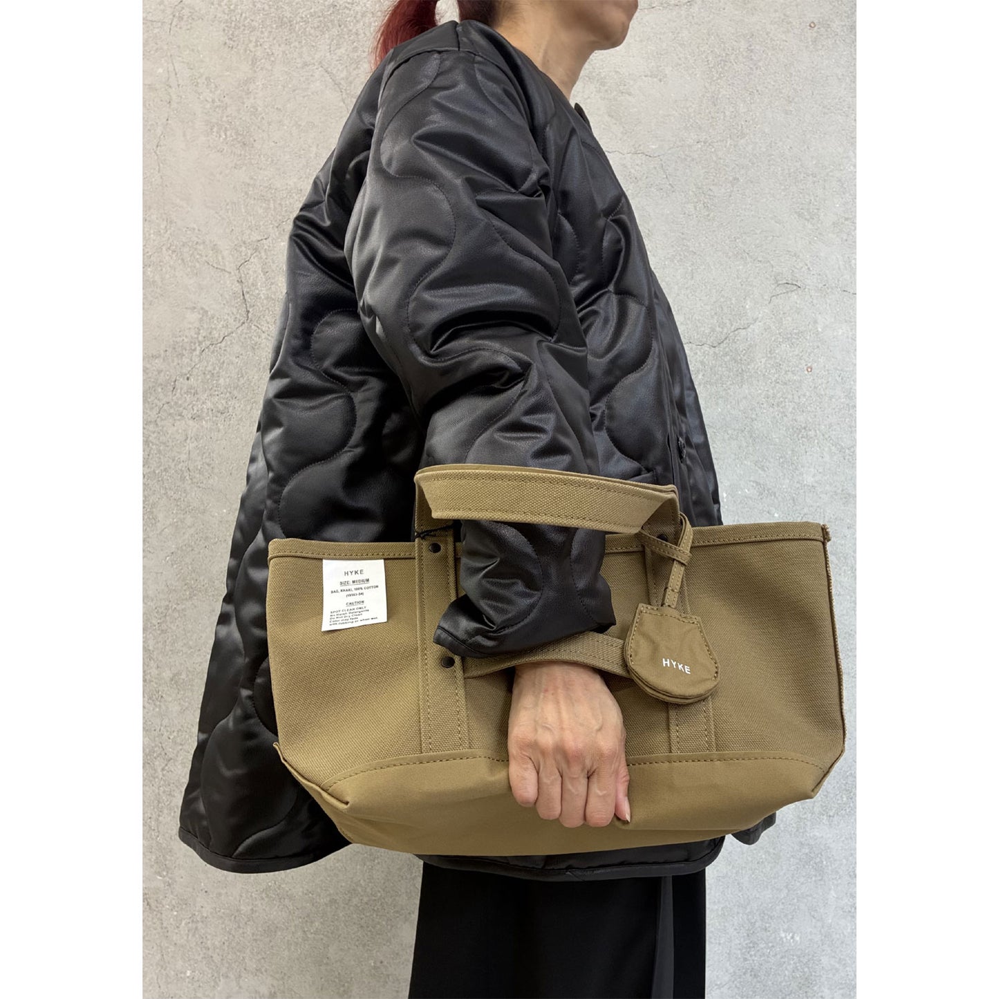 
                  
                    TOTE BAG(MEDIUM)
                  
                