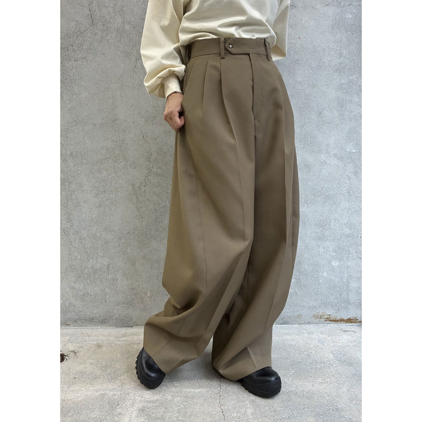 
                  
                    DOESKIN WIDE BARREL LEG PANTS
                  
                
