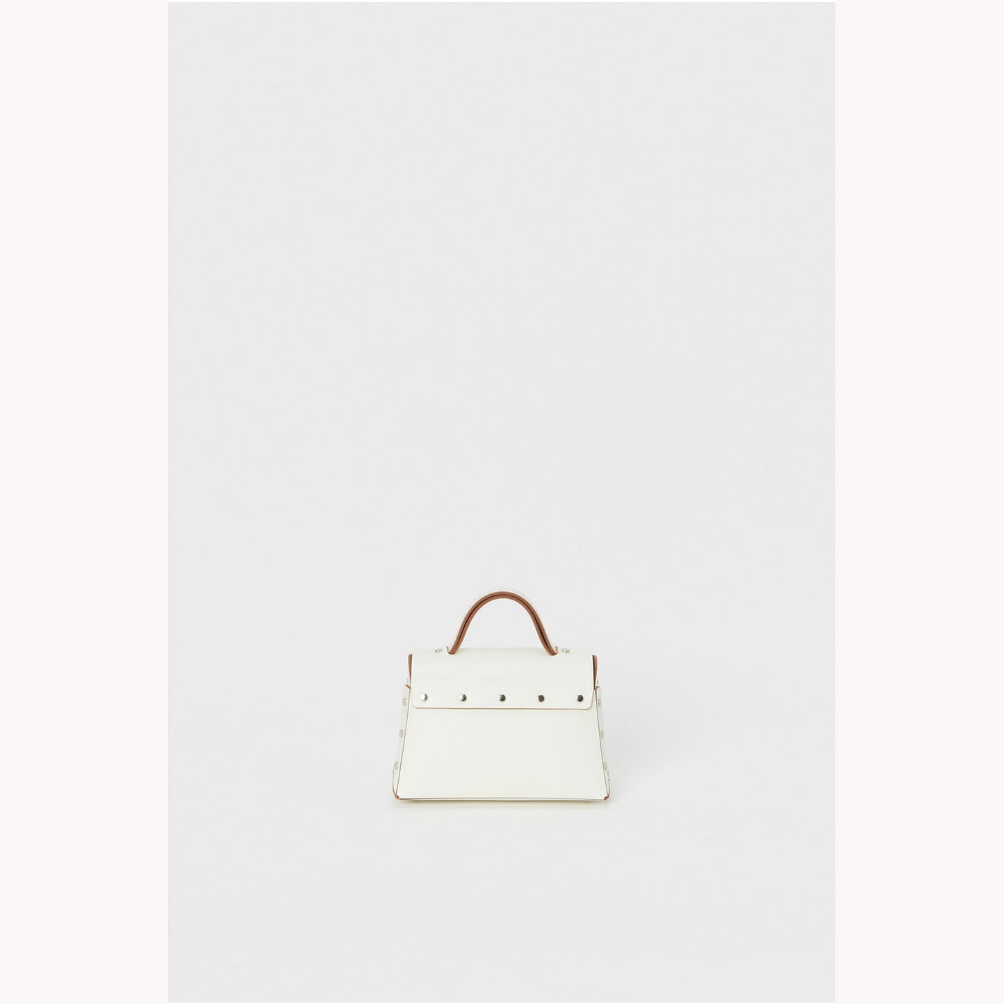 
                  
                    assemble hand bag flap S-WHITE-
                  
                