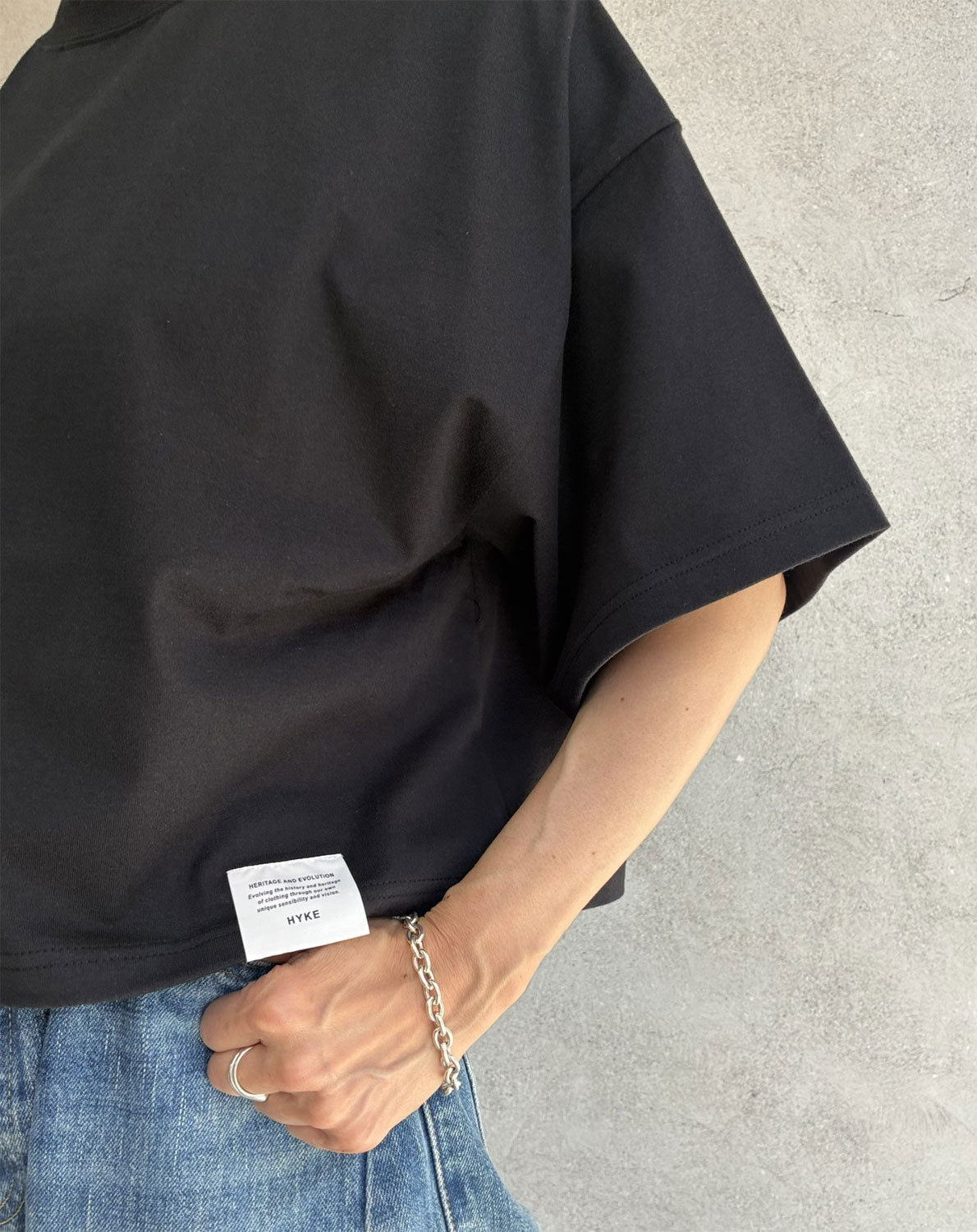 
                  
                    CROPPED SHORT-SLV TEE/BIG FIT(6.5OZ)
                  
                