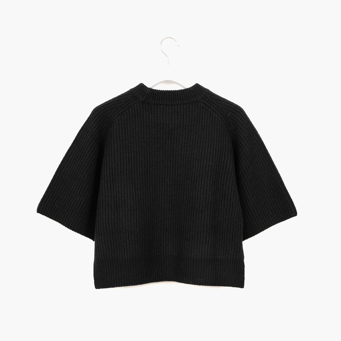 
                  
                    RIBBED CROPPED TOP
                  
                