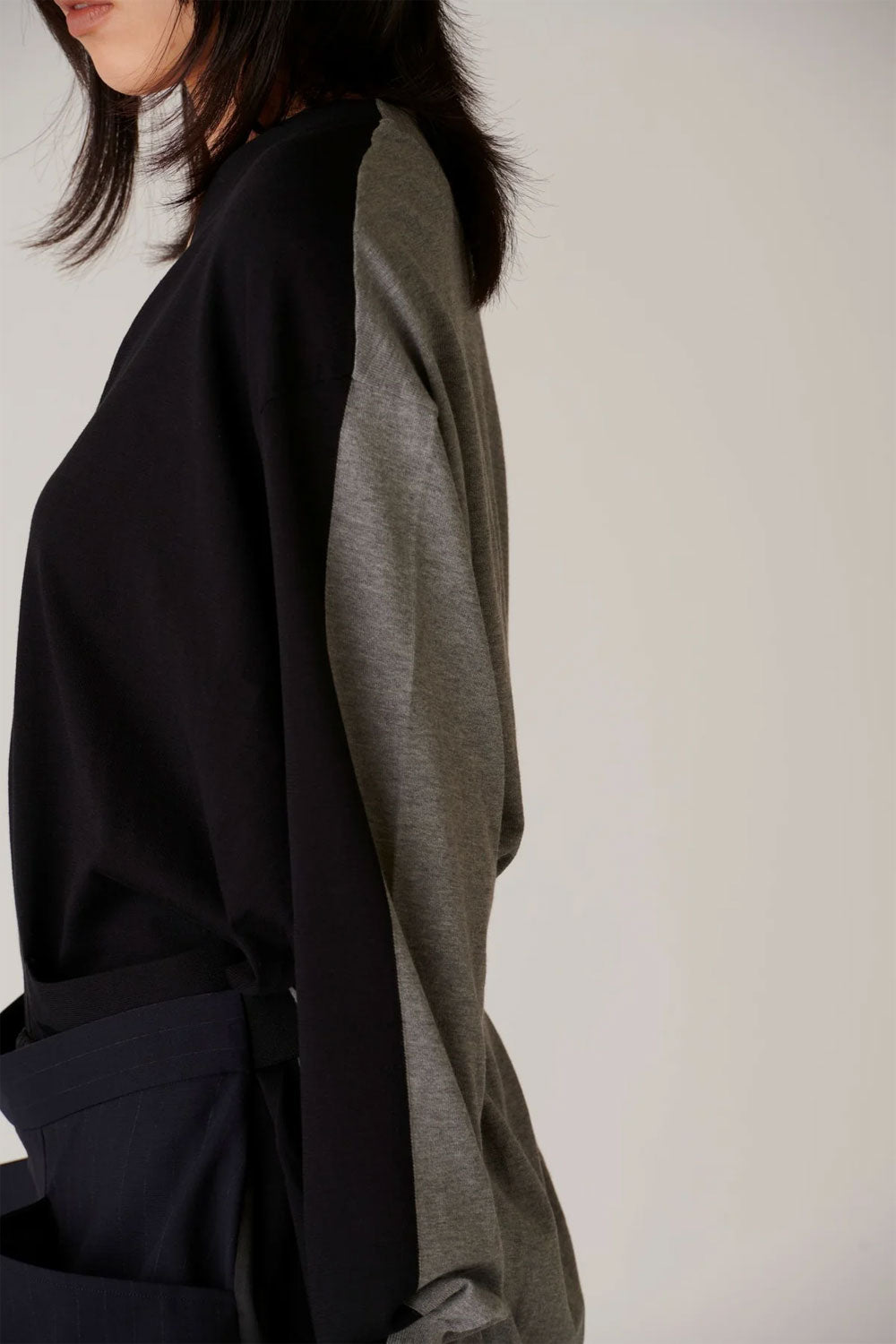
                  
                    Cotton 16G Over Size V neck Cardigan -CAMEL×LT.BEIGE-
                  
                