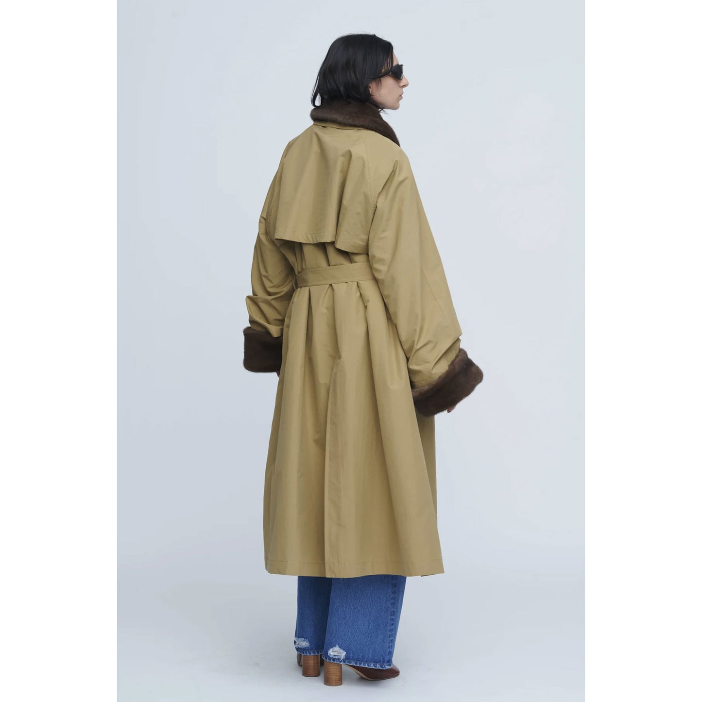 
                  
                    Cotton / Polyester Balmacaan Fur Liner
                  
                